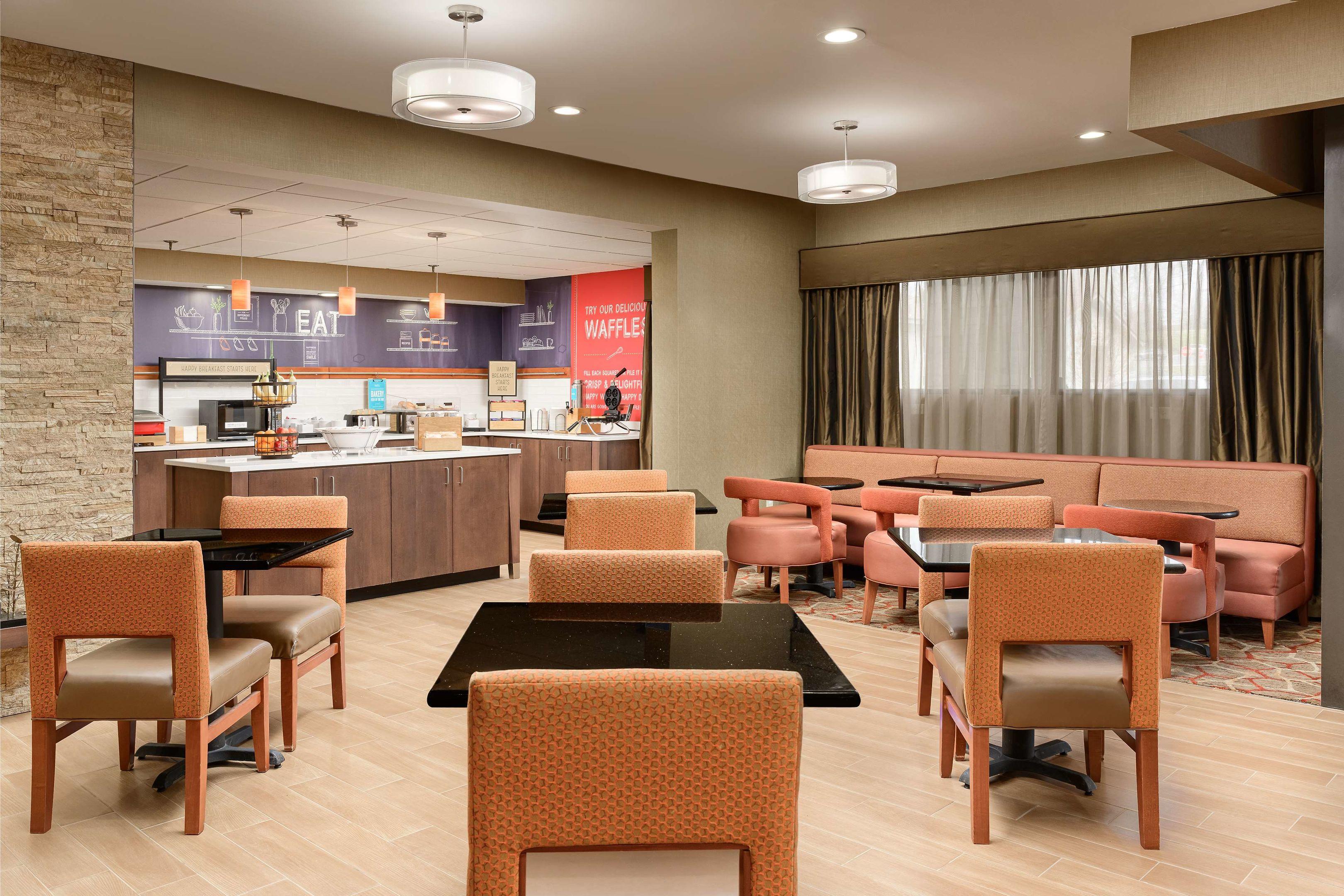 Hampton Inn Oak Ridge — photo 5