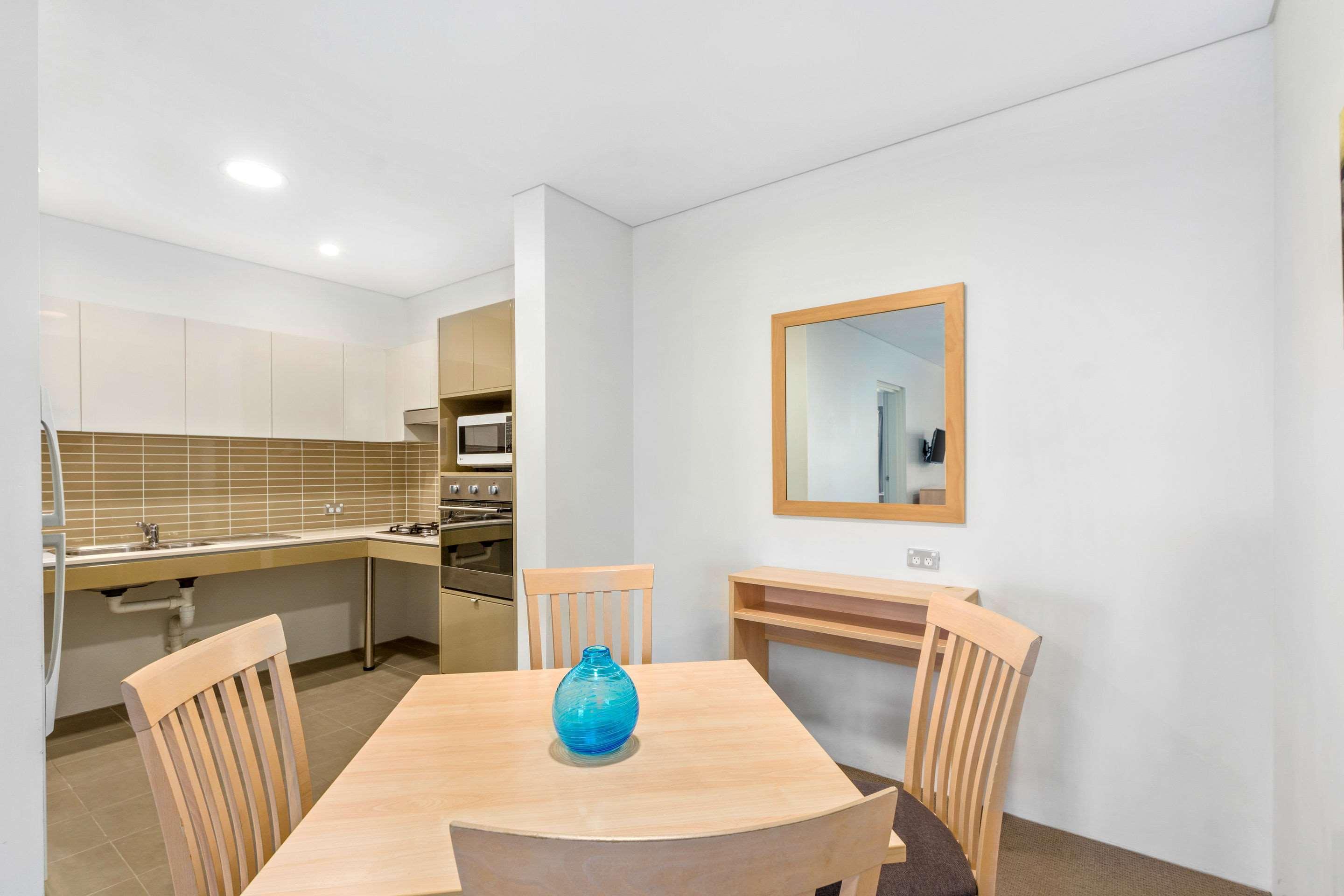 Quality Suites Pioneer Sands — photo 5