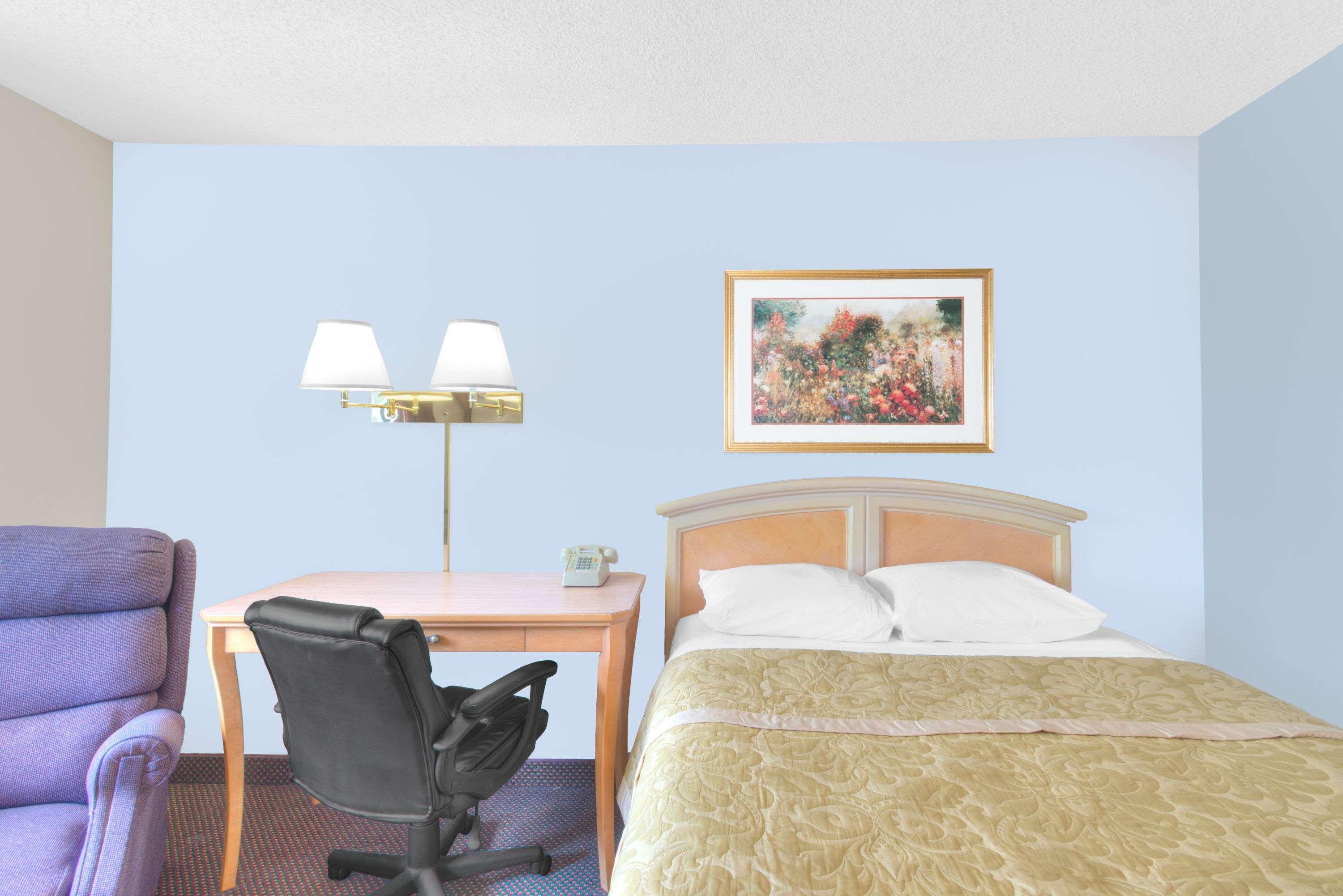 Super 8 by Wyndham Augusta — photo 4