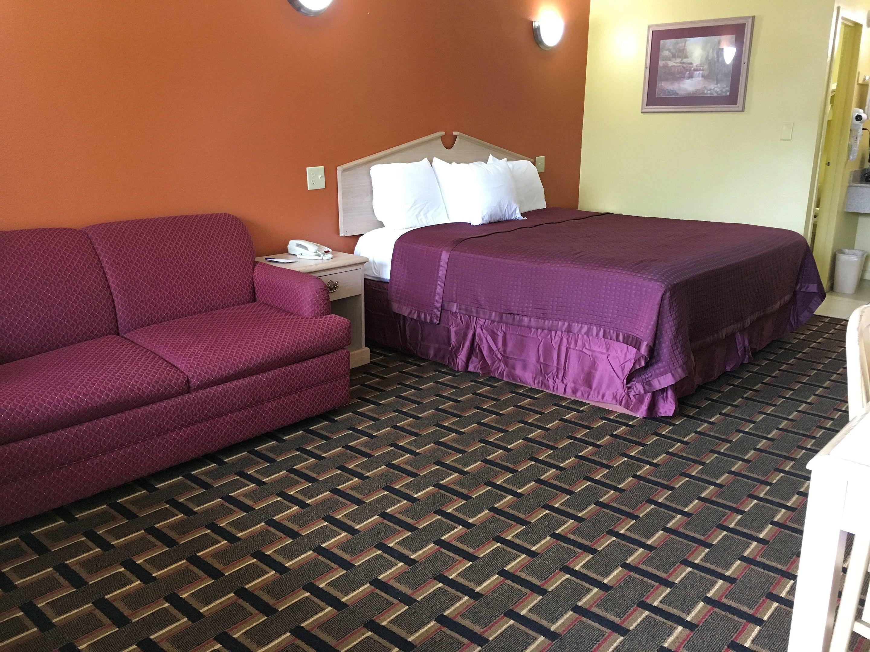 Americas Best Value Inn and Suites Greenville — photo 5