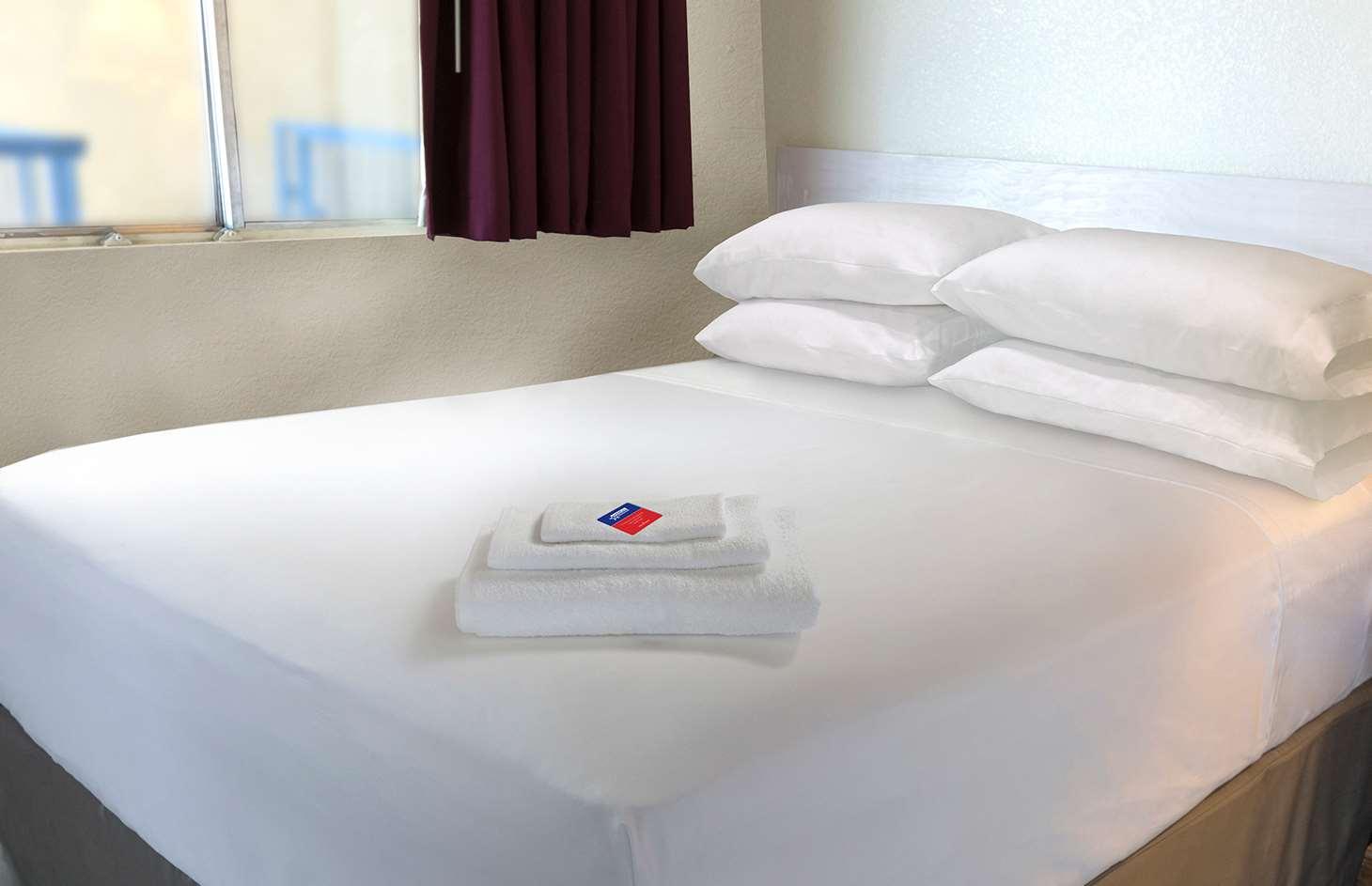 Americas Best Value Inn Chippewa Falls — photo 5