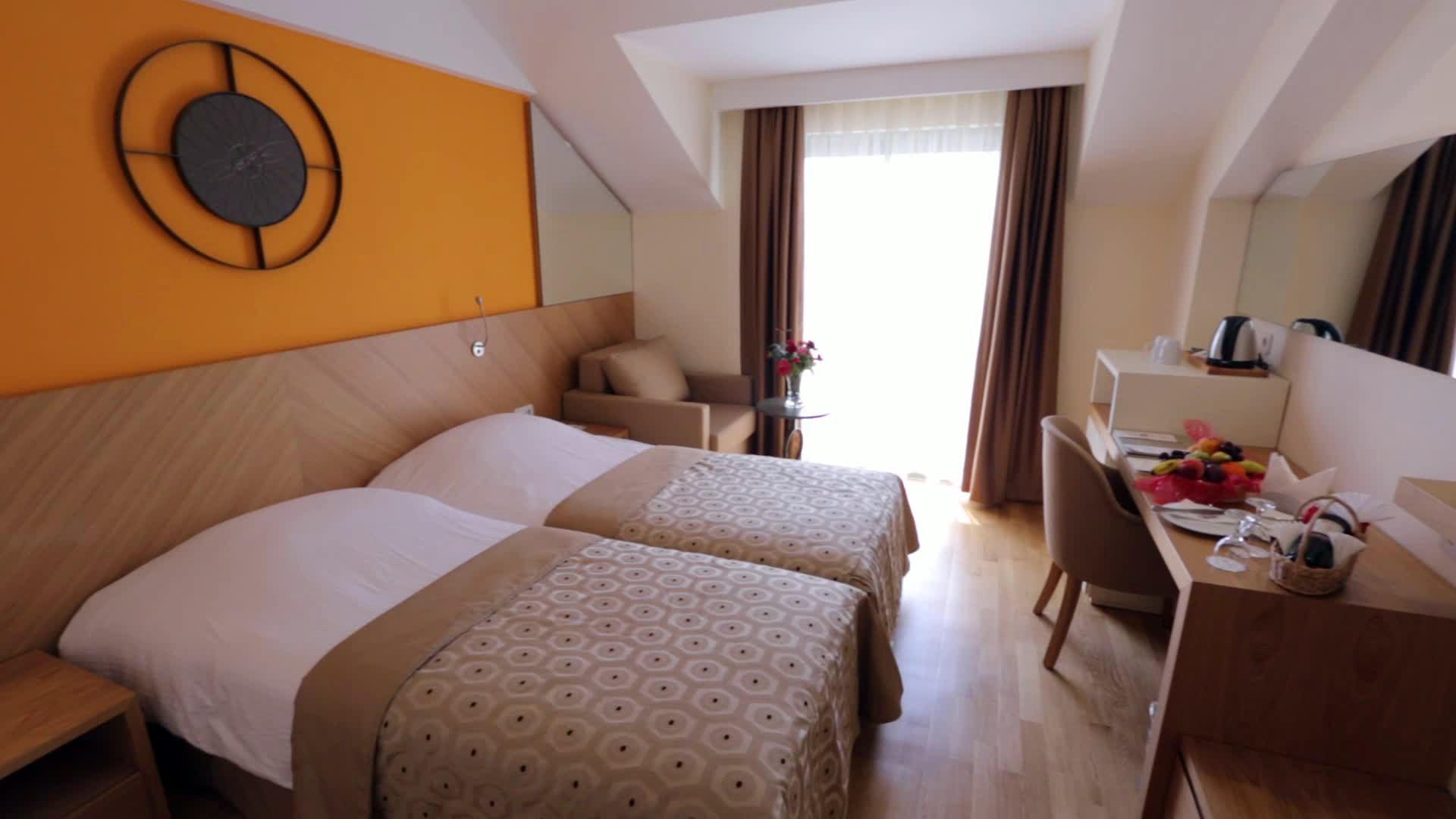 Side Star Beach — photo 4