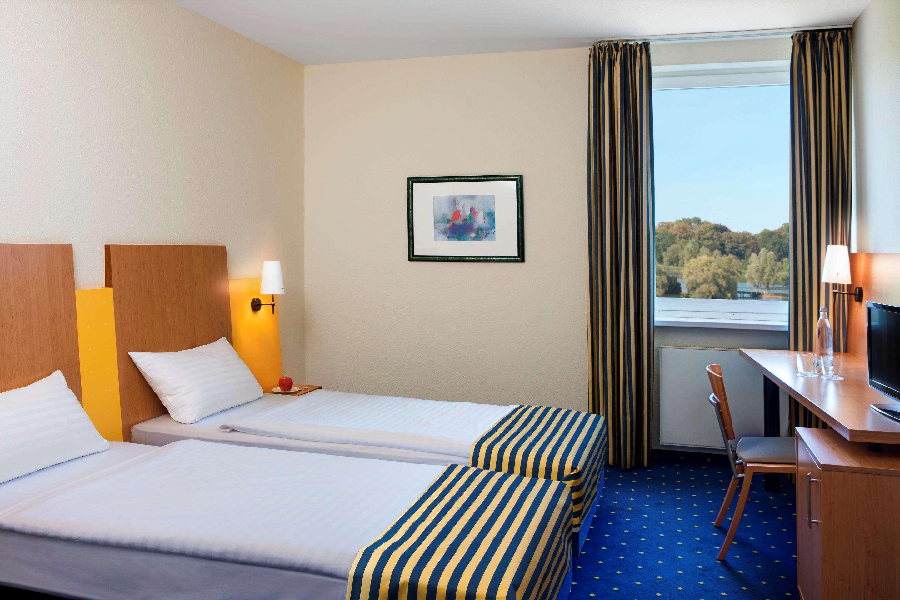 InterCityHotel Stralsund — photo 4