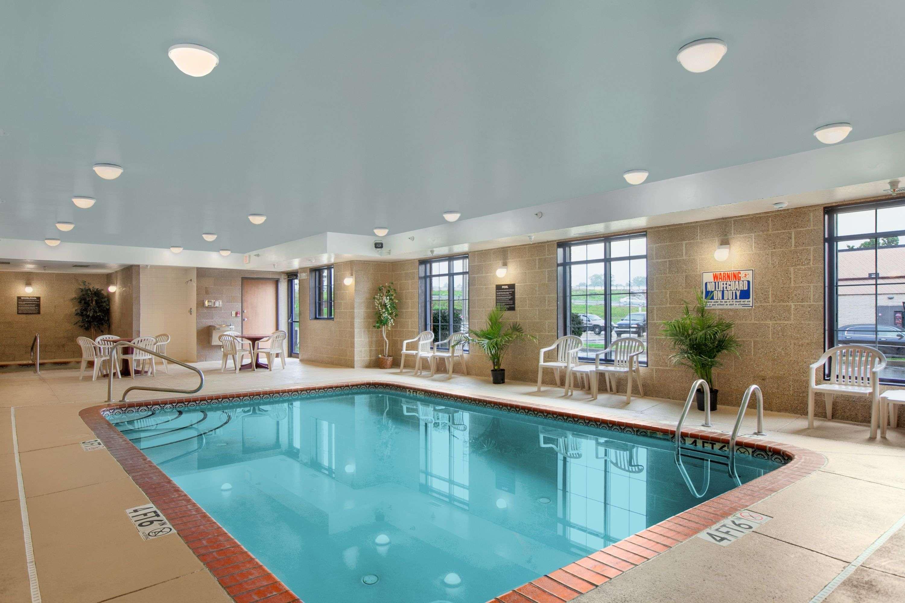 Super 8 by Wyndham Akron S/Green/Uniontown OH — photo 5