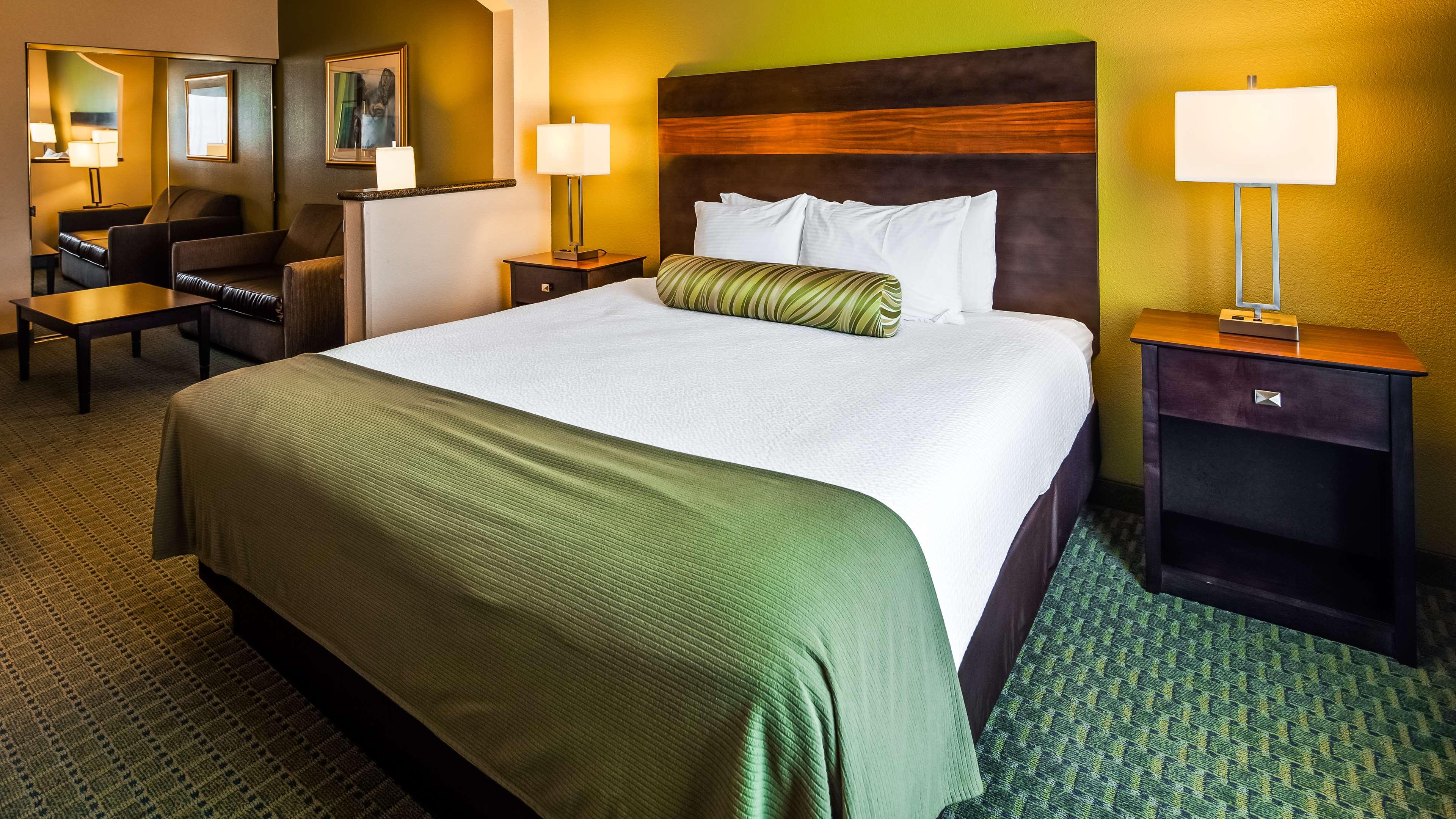 Best Western Plus Woodway Waco South Inn & Suites — photo 4