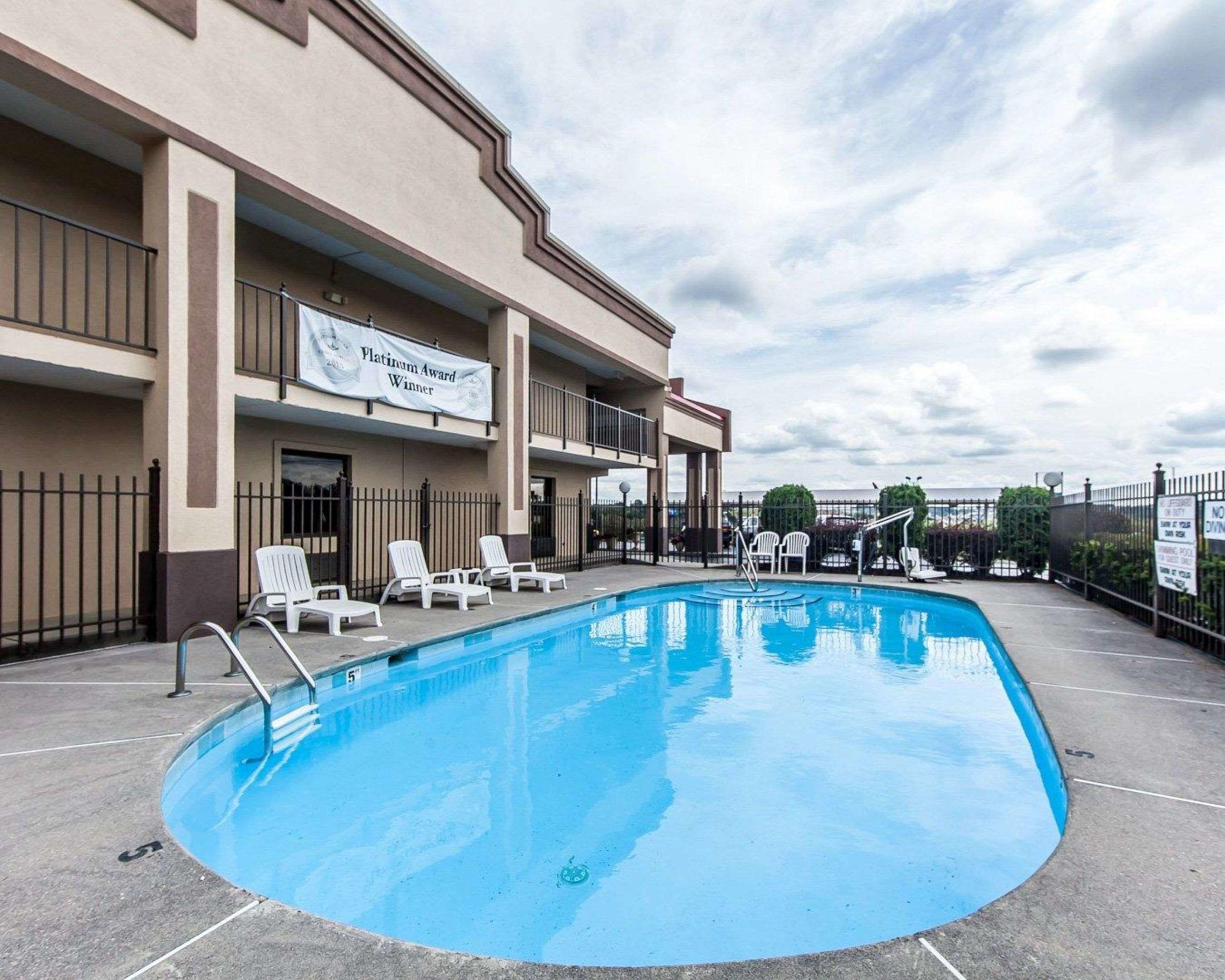 Econo Lodge Lenoir City — photo 4