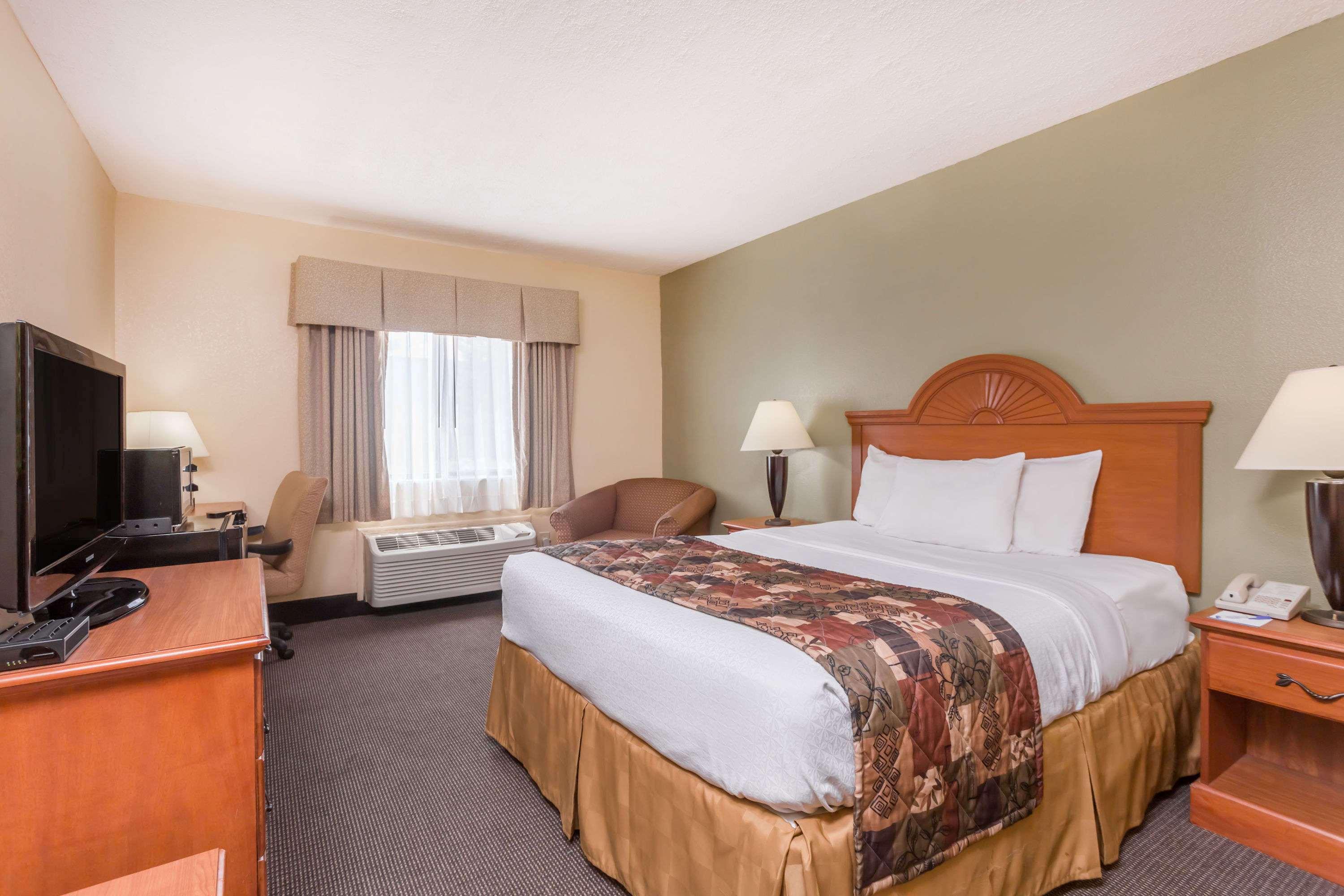 Baymont Inn & Suites La Grange — photo 5