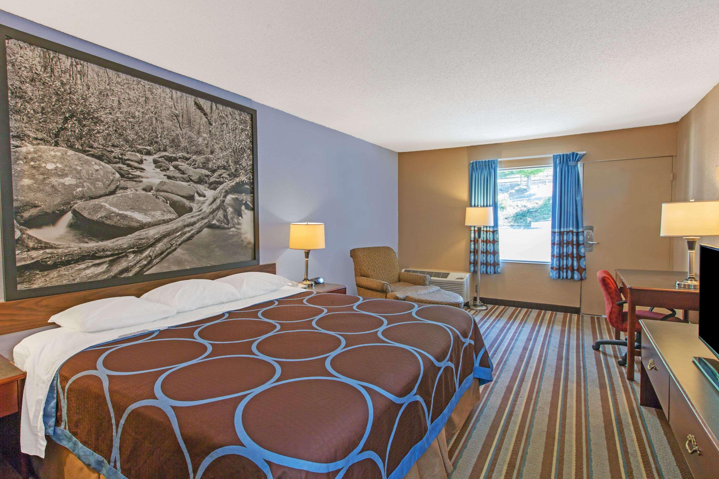 Super 8 by Wyndham Caryville TN — photo 4