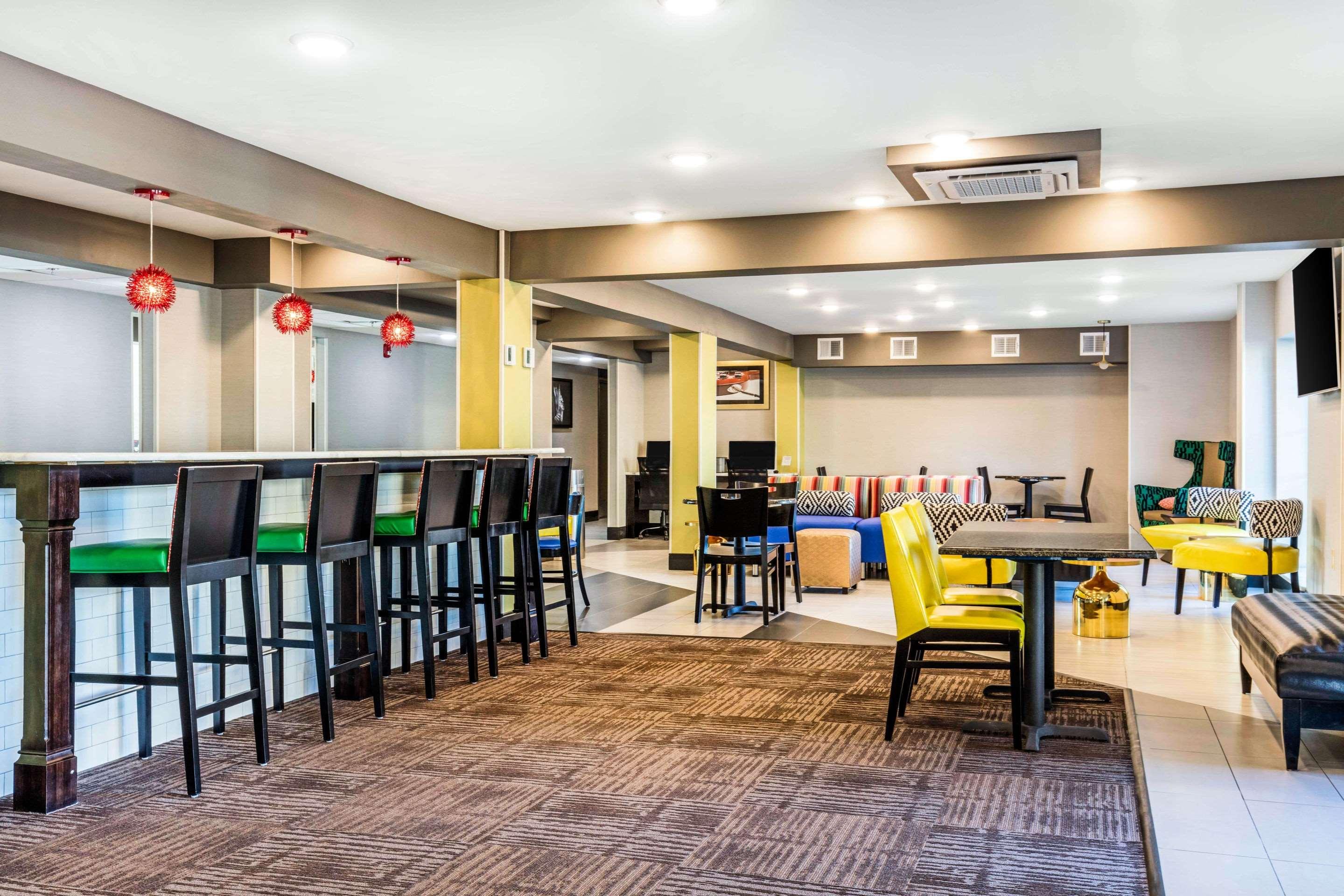 Country Hearth Inn & Suites - Memphis — photo 4