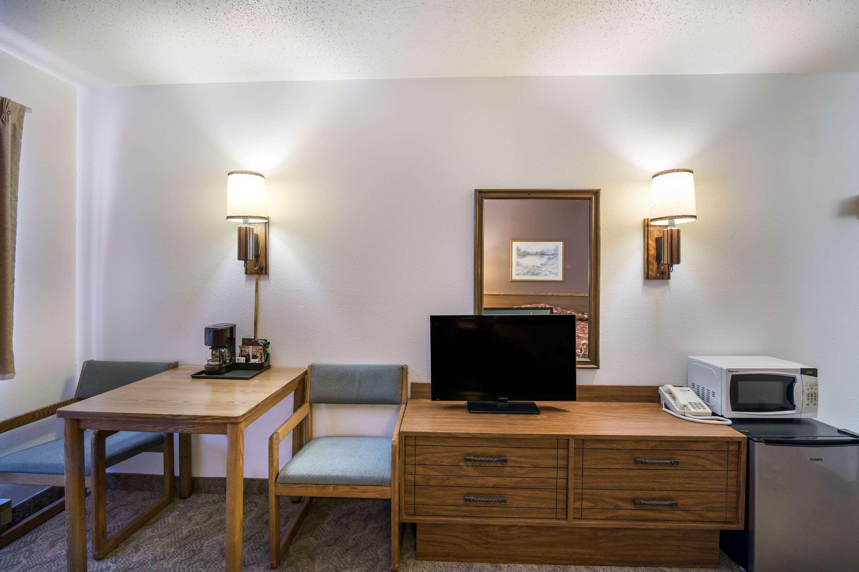 Rodeway Inn — photo 5