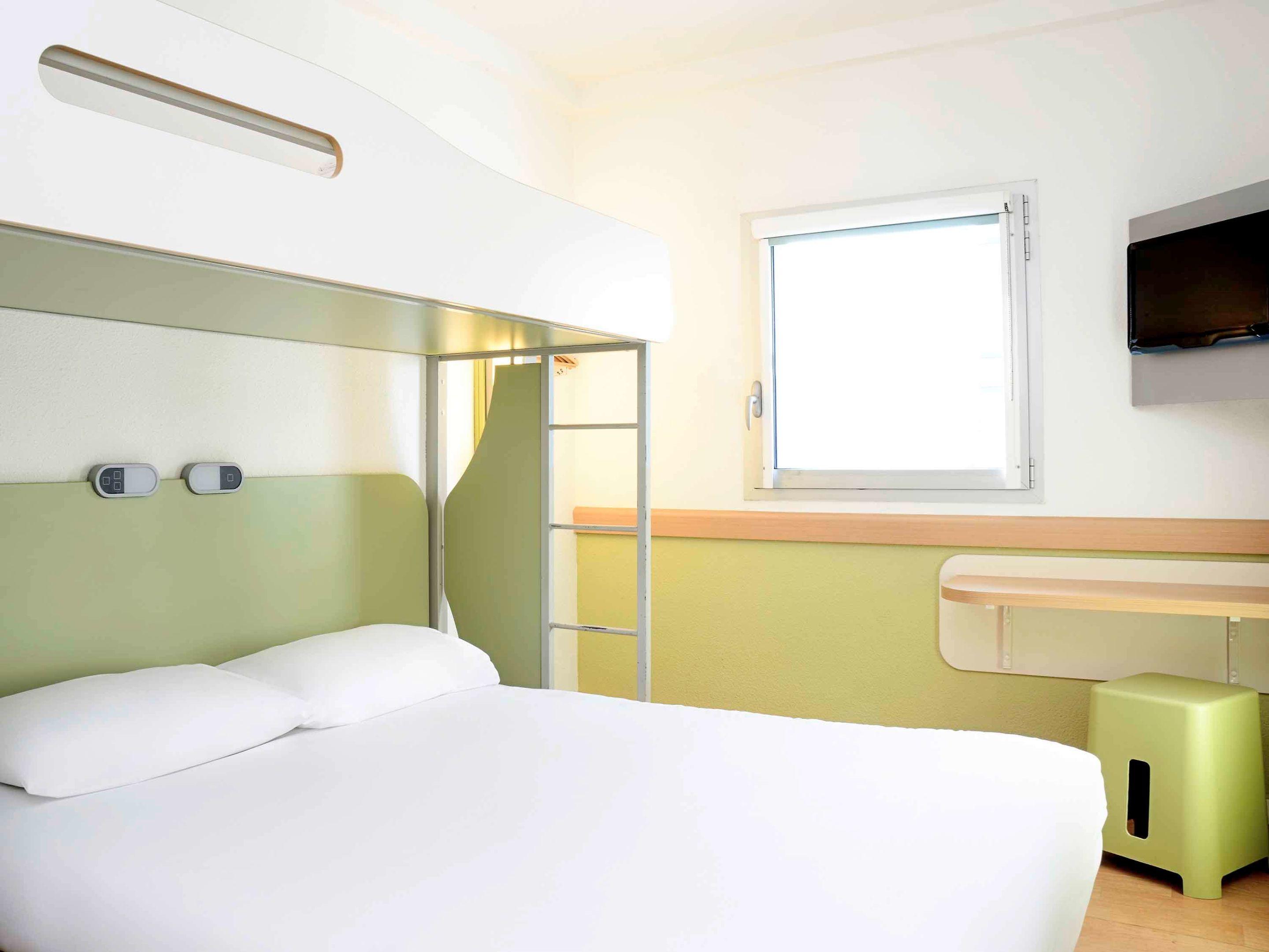 ibis budget Portsmouth — photo 3