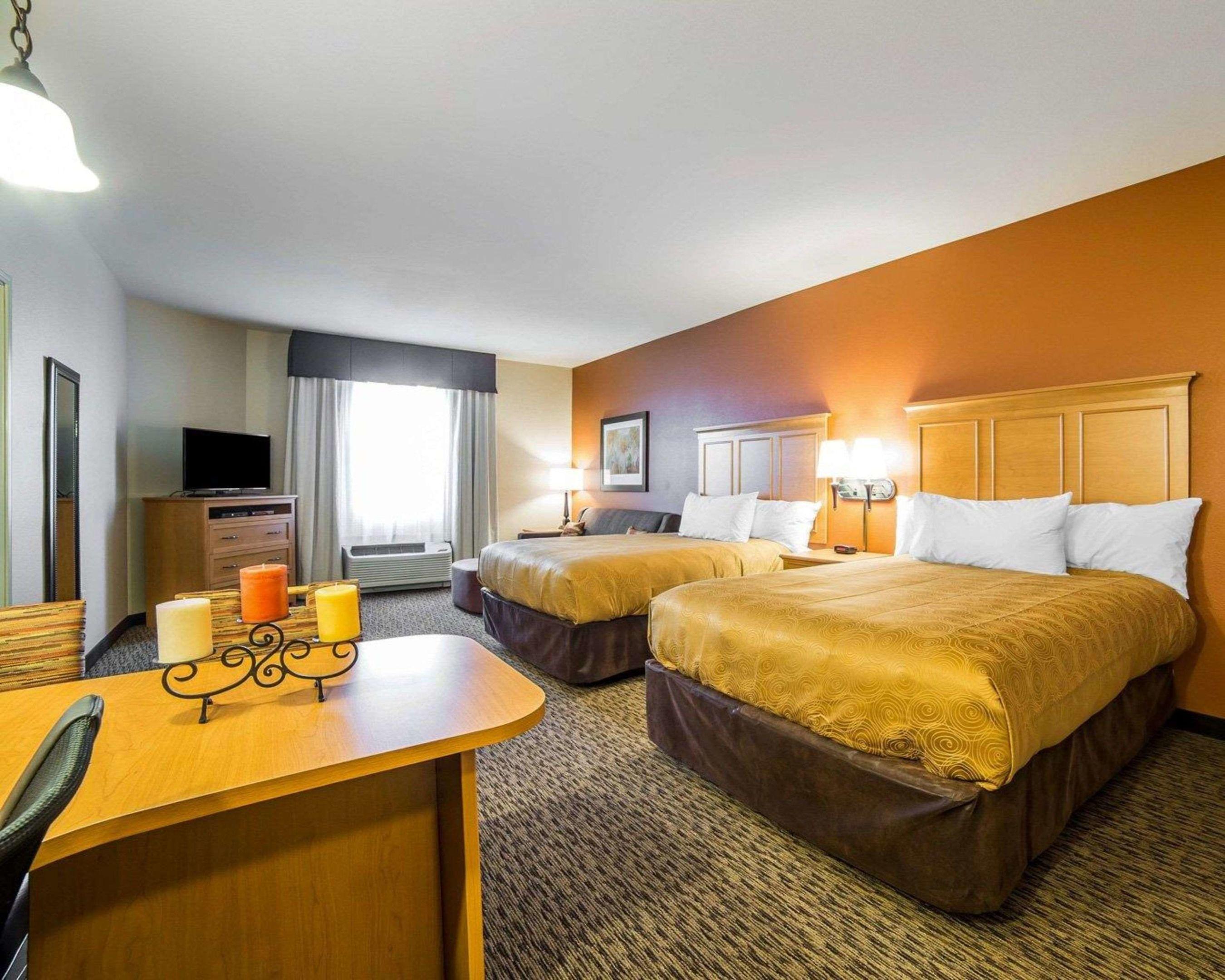 Mainstay Suites Sidney — photo 4