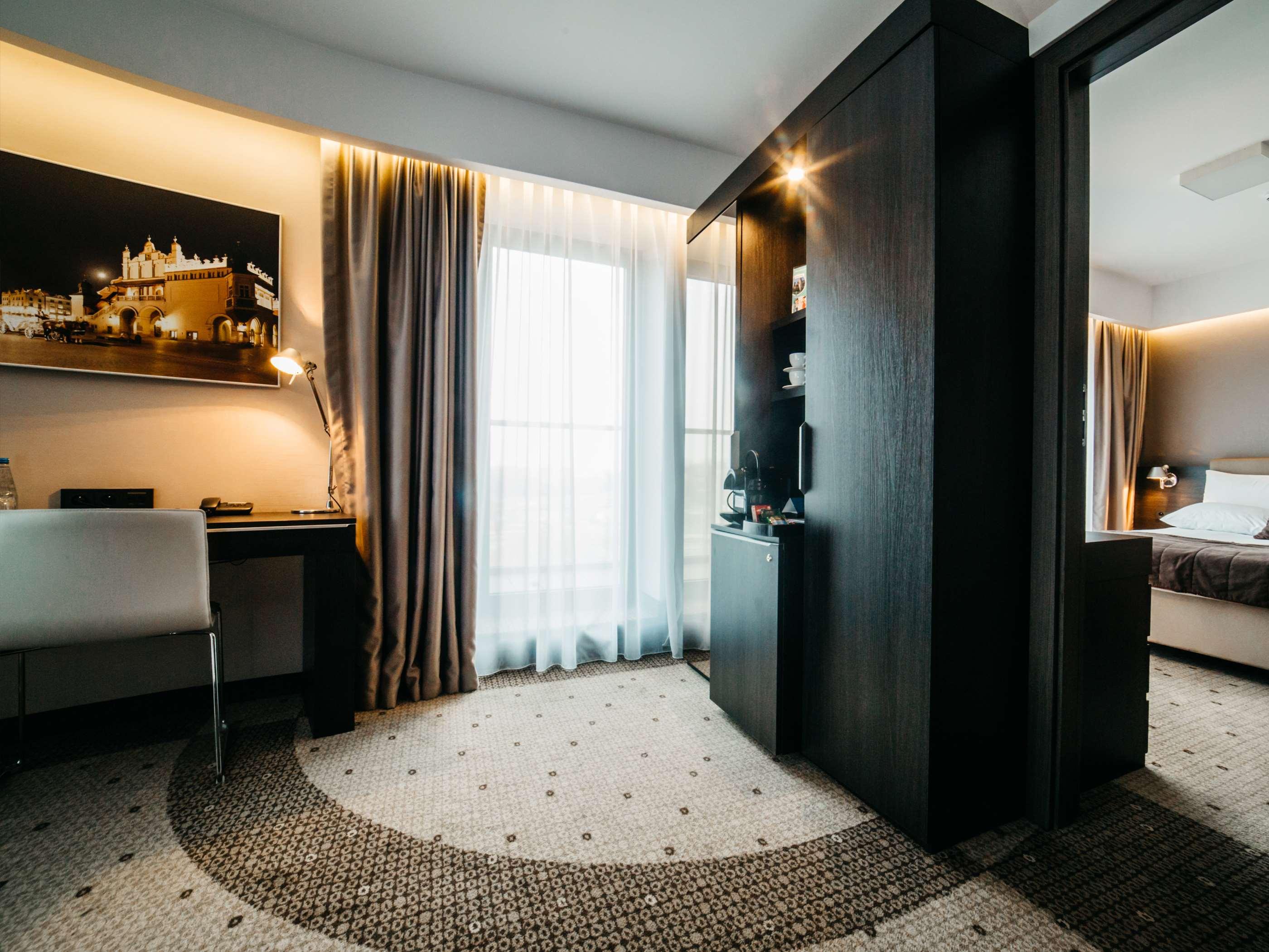 Q Hotel Plus Krakow — photo 4