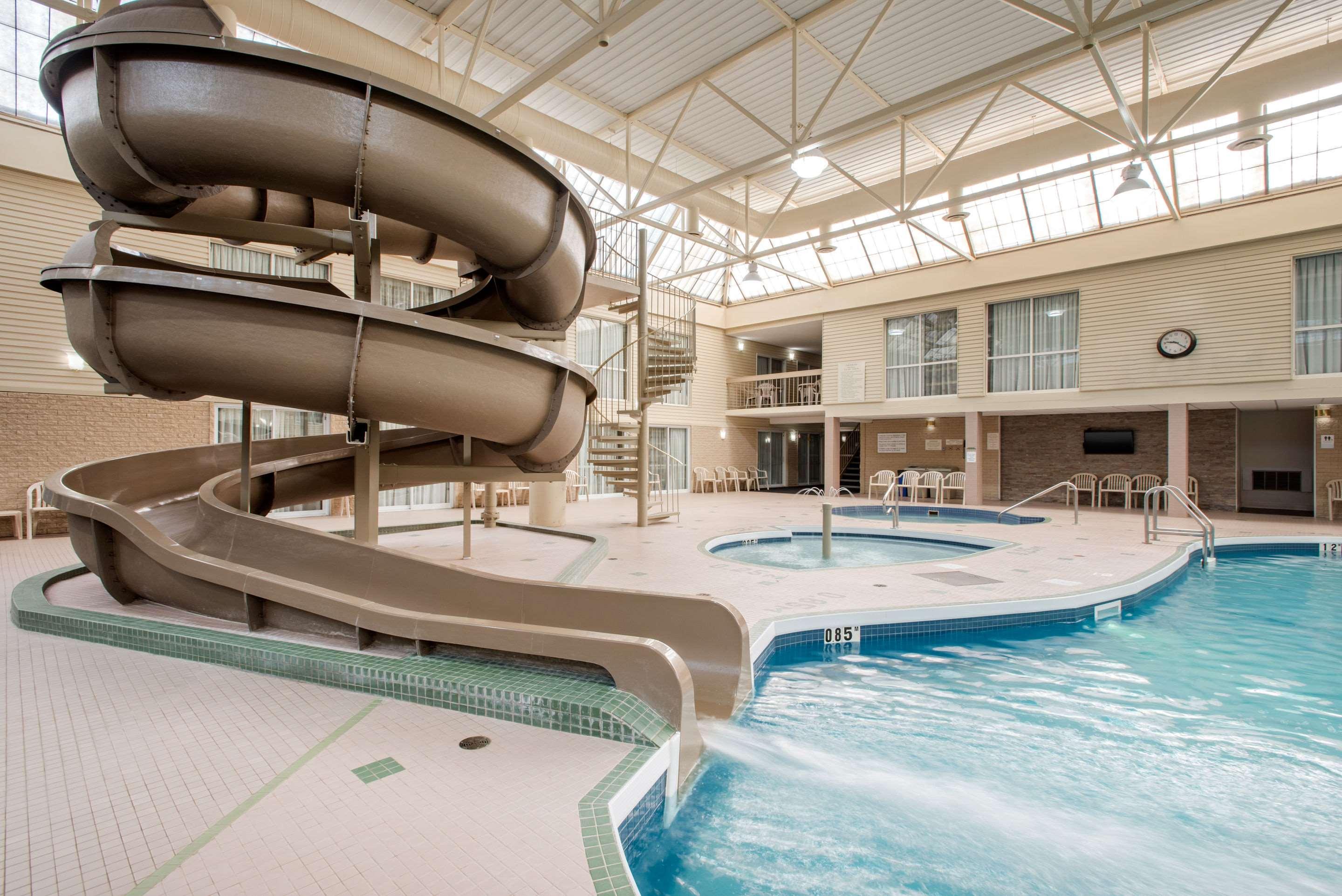 Clarion Hotel & Suites — photo 5