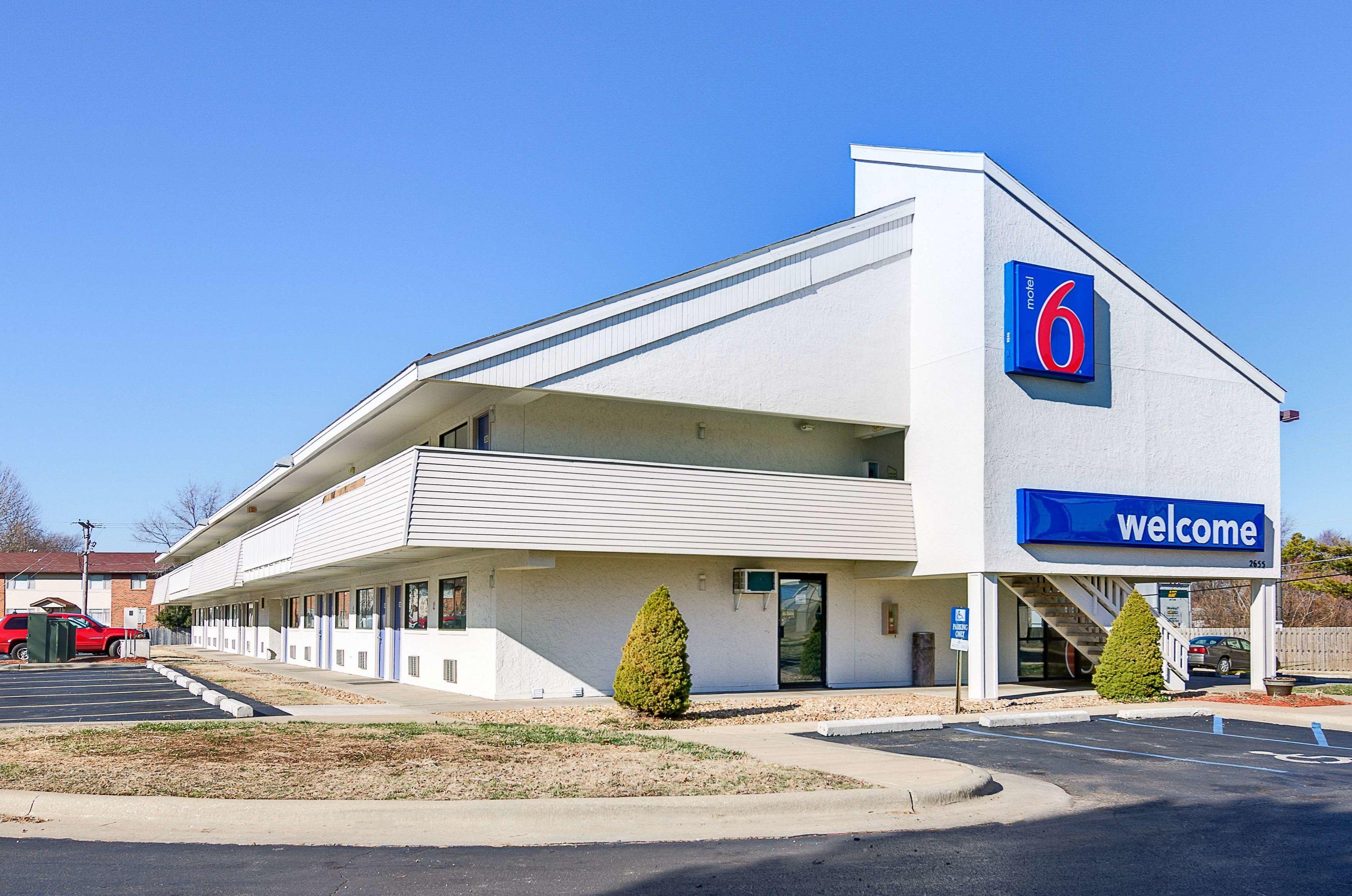Motel 6 Springfield North — photo 4