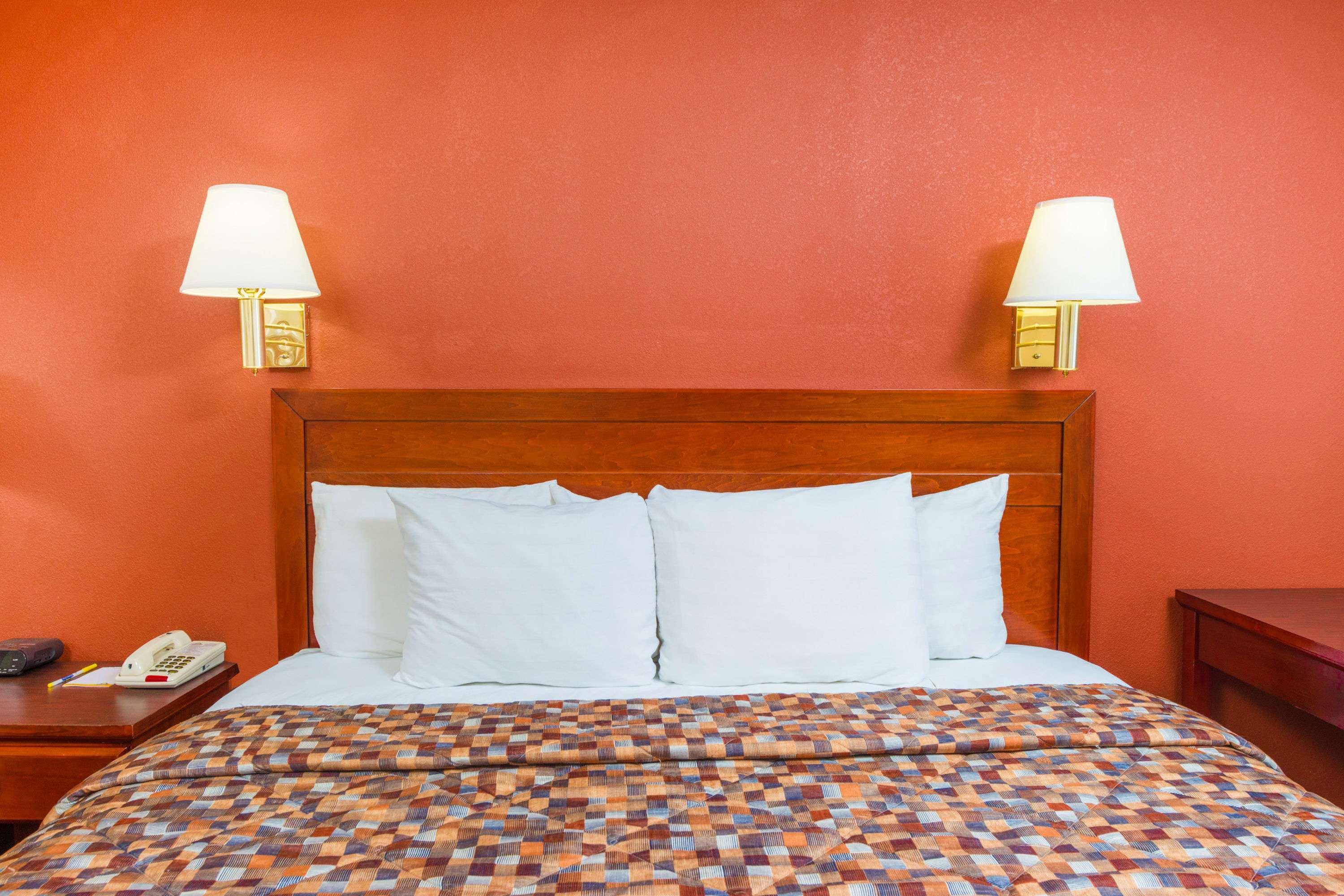 Days Inn by Wyndham St. Robert Waynesville/Ft. Leonard Wood — photo 5