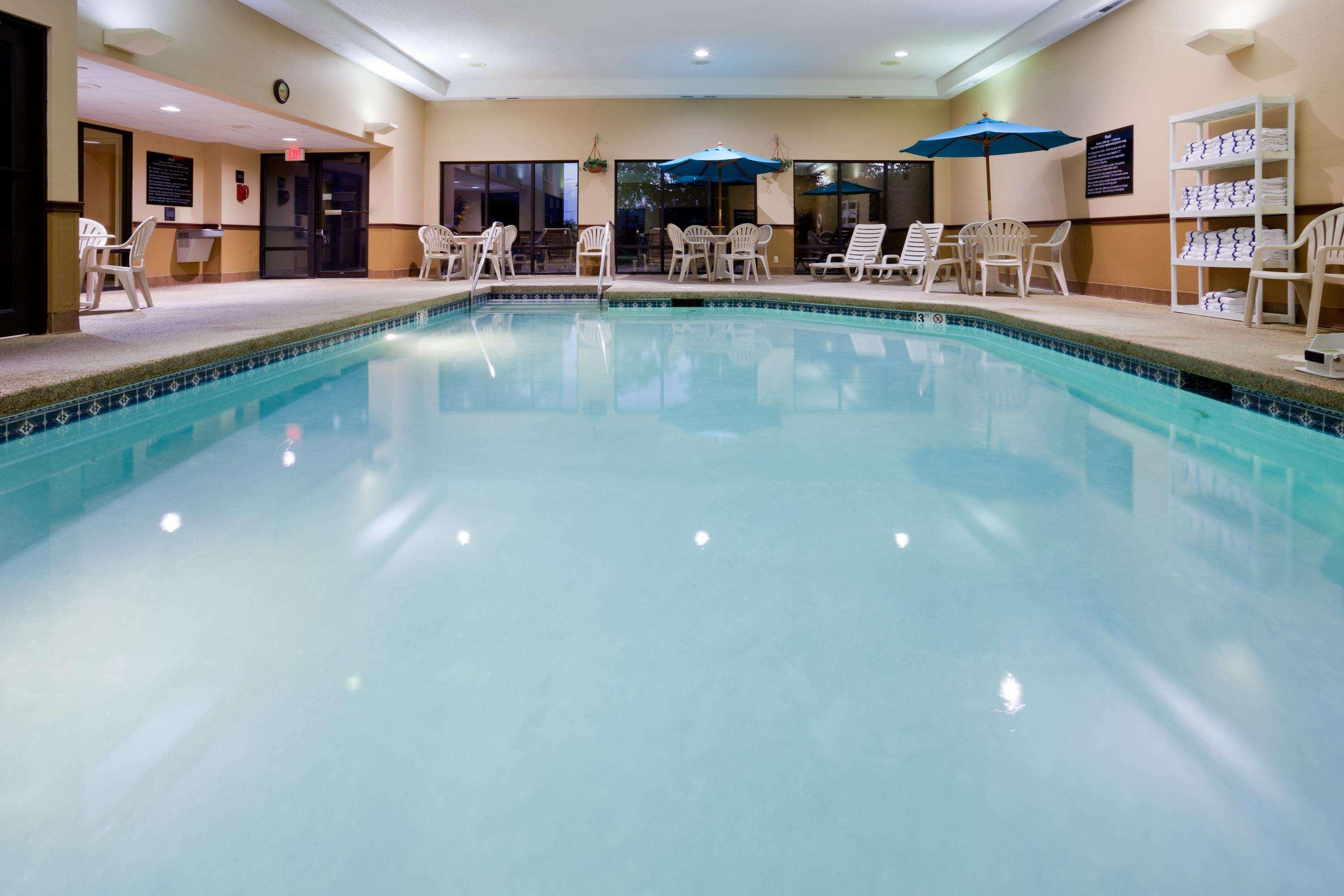 Hampton Inn Cedar Rapids — photo 4