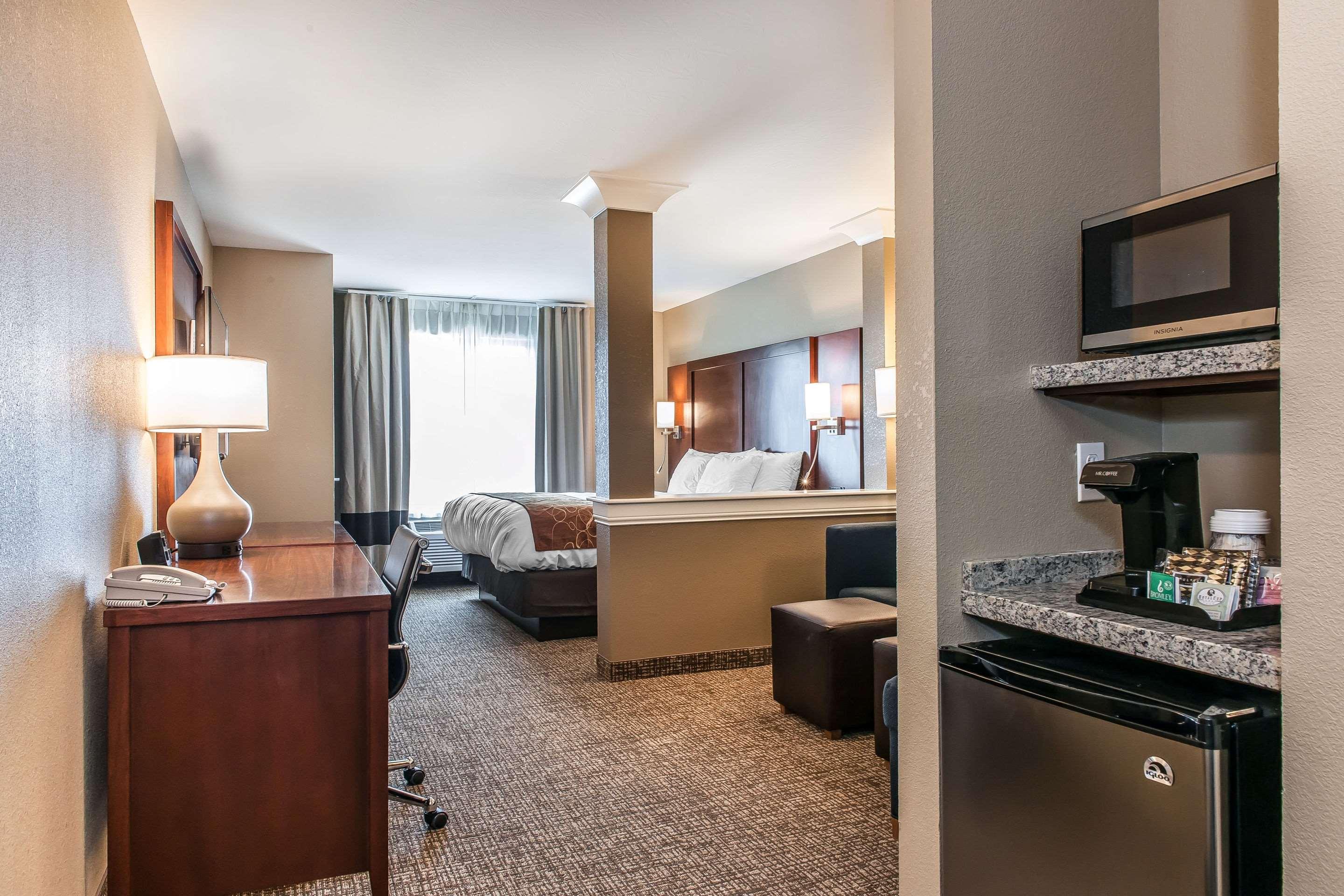 Comfort Suites Rensselaer — photo 5