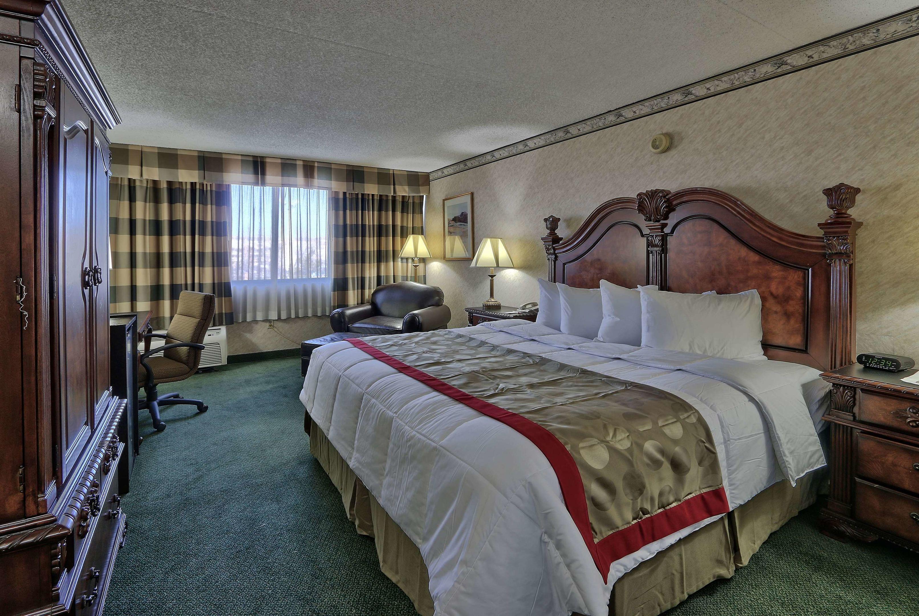 Ramada Plaza by Wyndham Albuquerque Midtown — photo 5