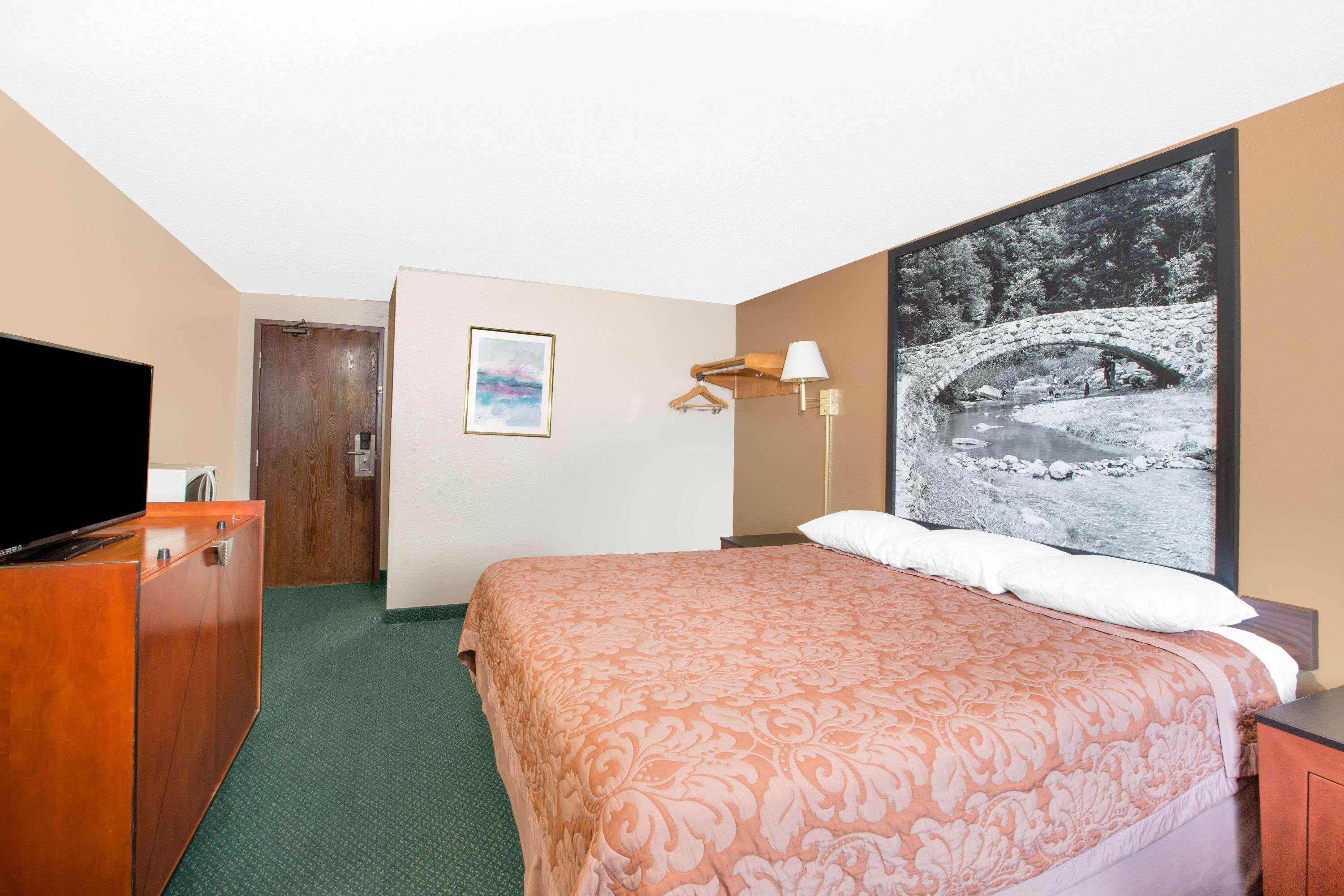 Super 8 by Wyndham Sioux City/Morningside Area — photo 4