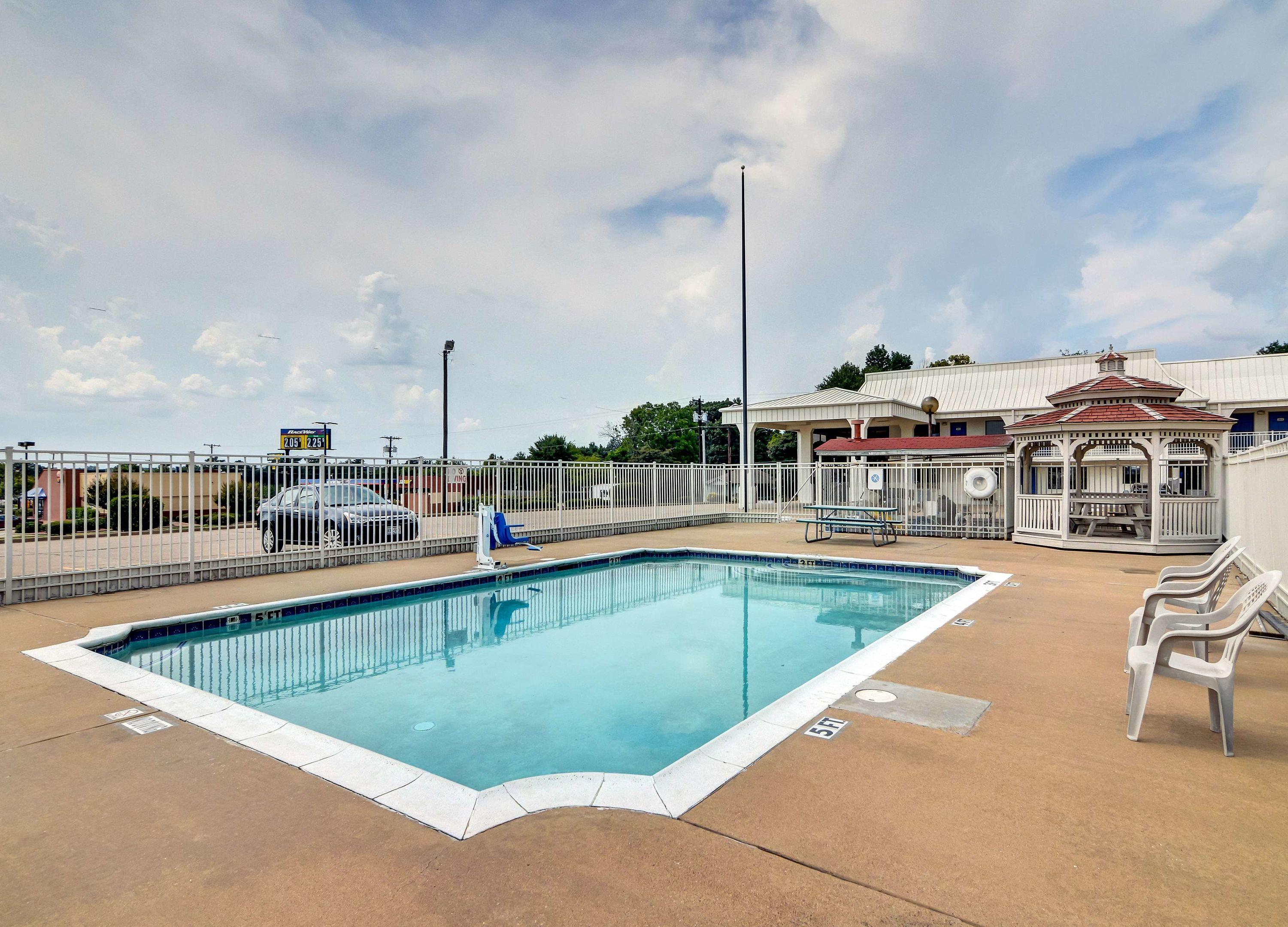Motel 6 Lindale TX — photo 4