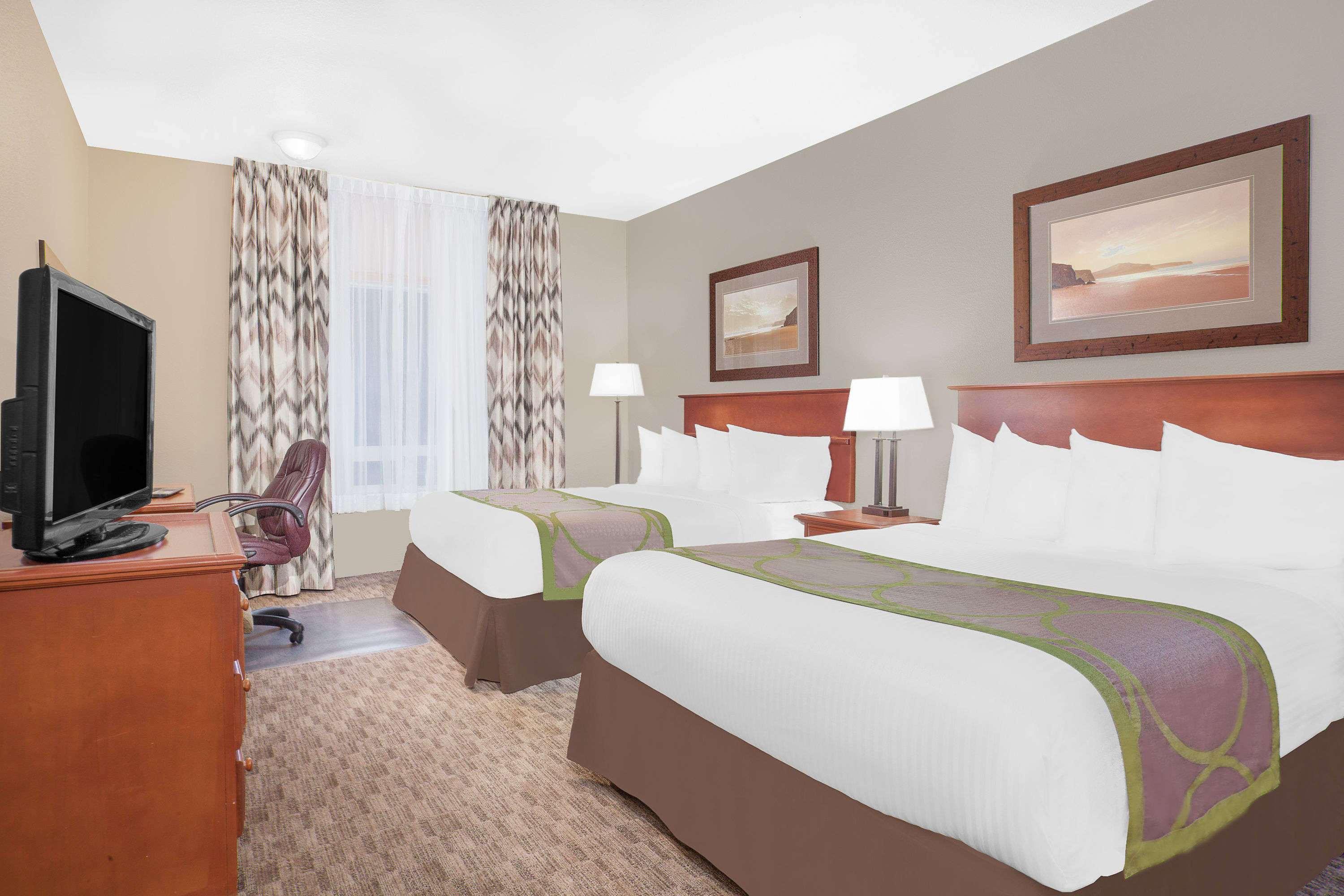 Super 8 by Wyndham Athabasca AB — photo 4