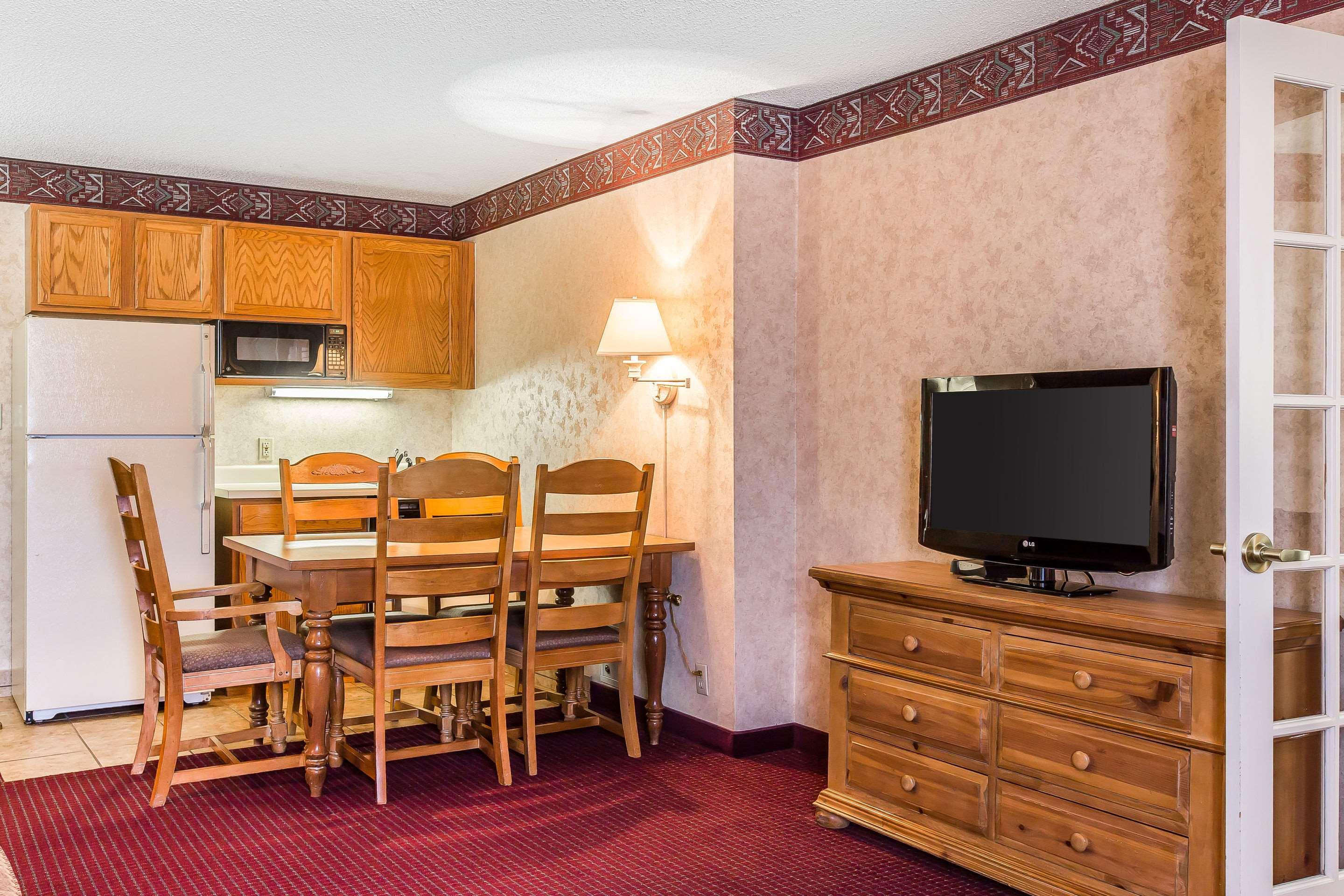 Quality Inn & Suites — photo 3