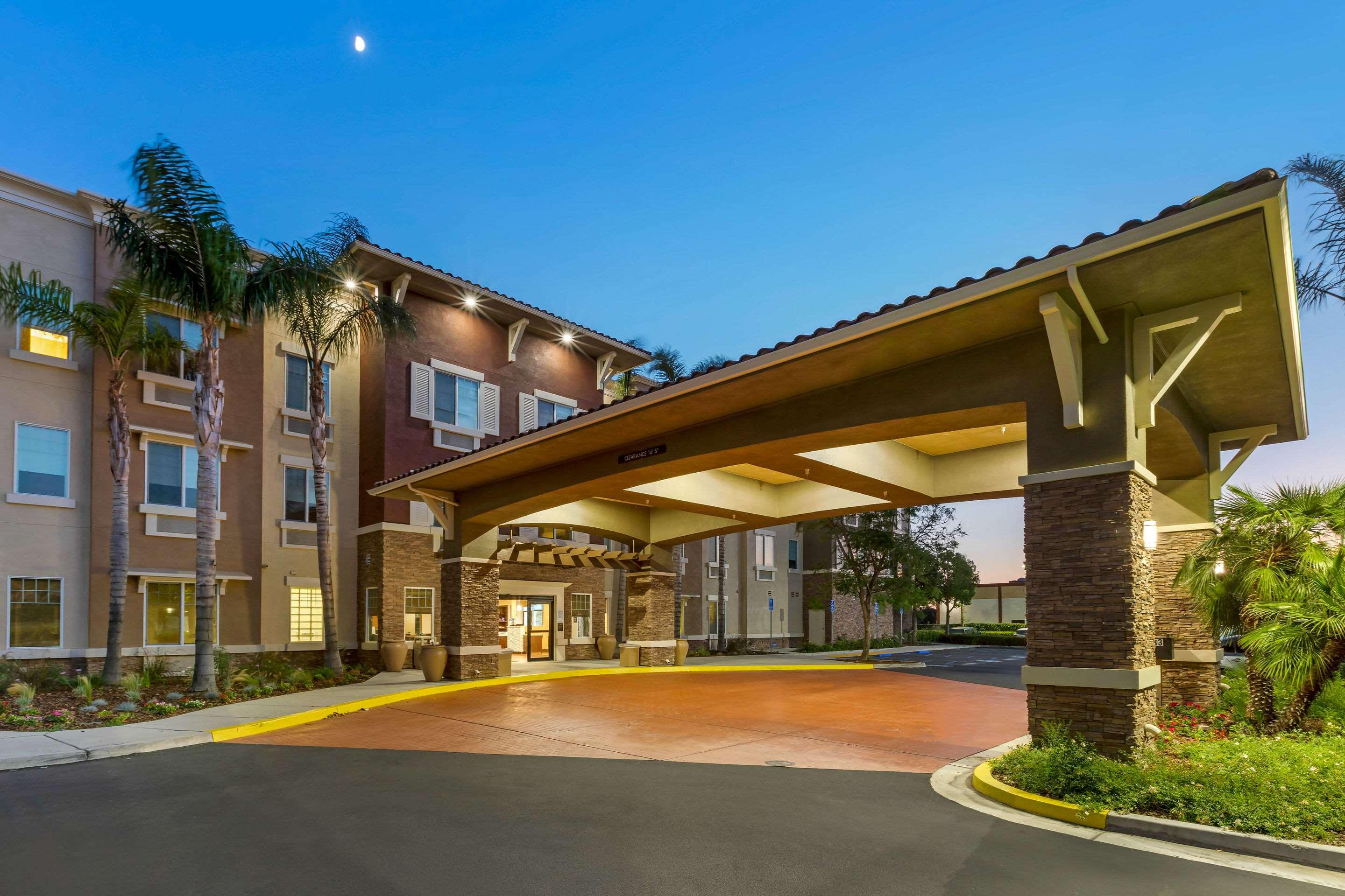 Comfort Inn & Suites Near Ontario Airport — photo 4