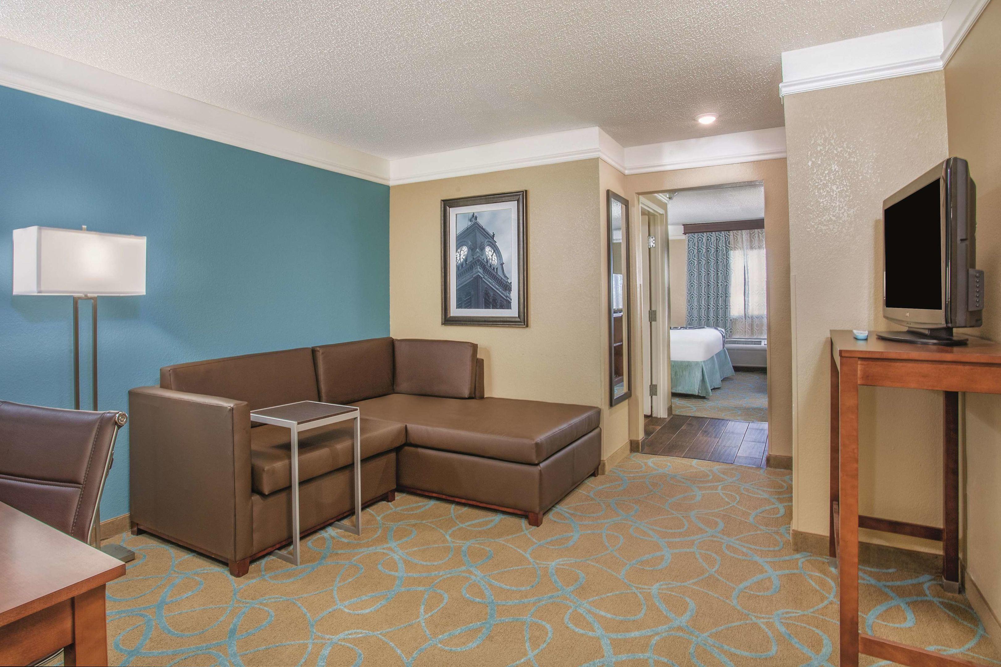 La Quinta Inn & Suites Elizabethtown — photo 4