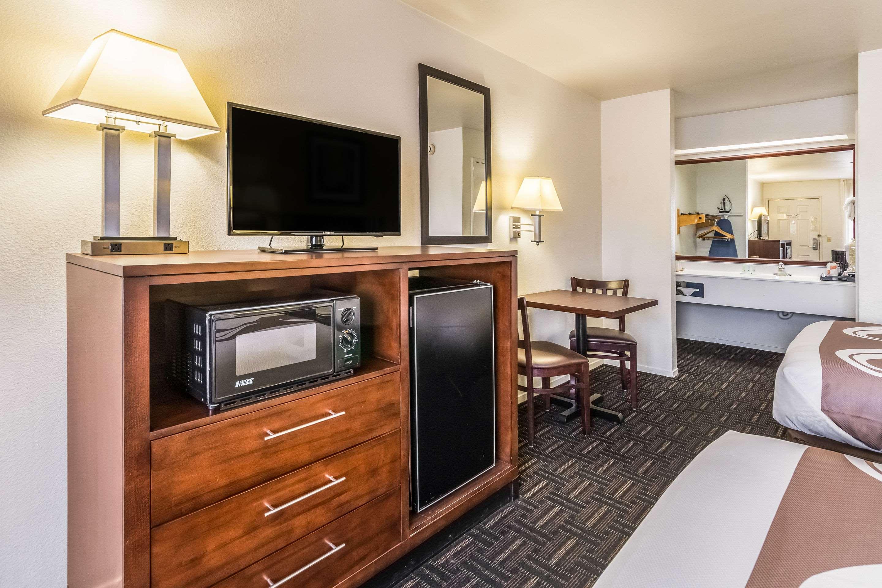 Quality Inn Fresno Near University — photo 5