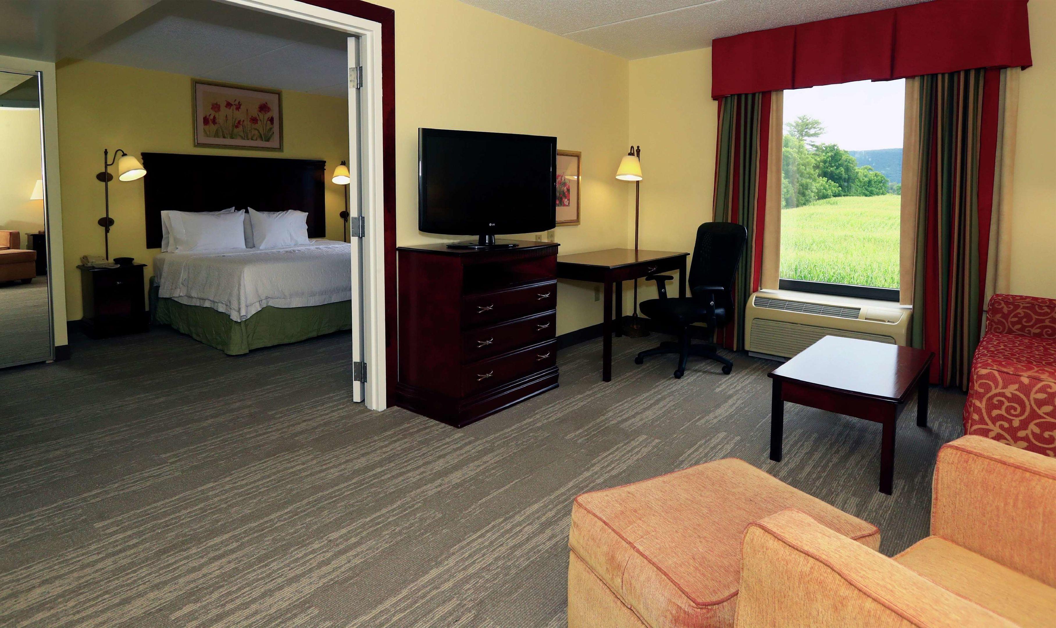 Hampton Inn & Suites Lamar — photo 5