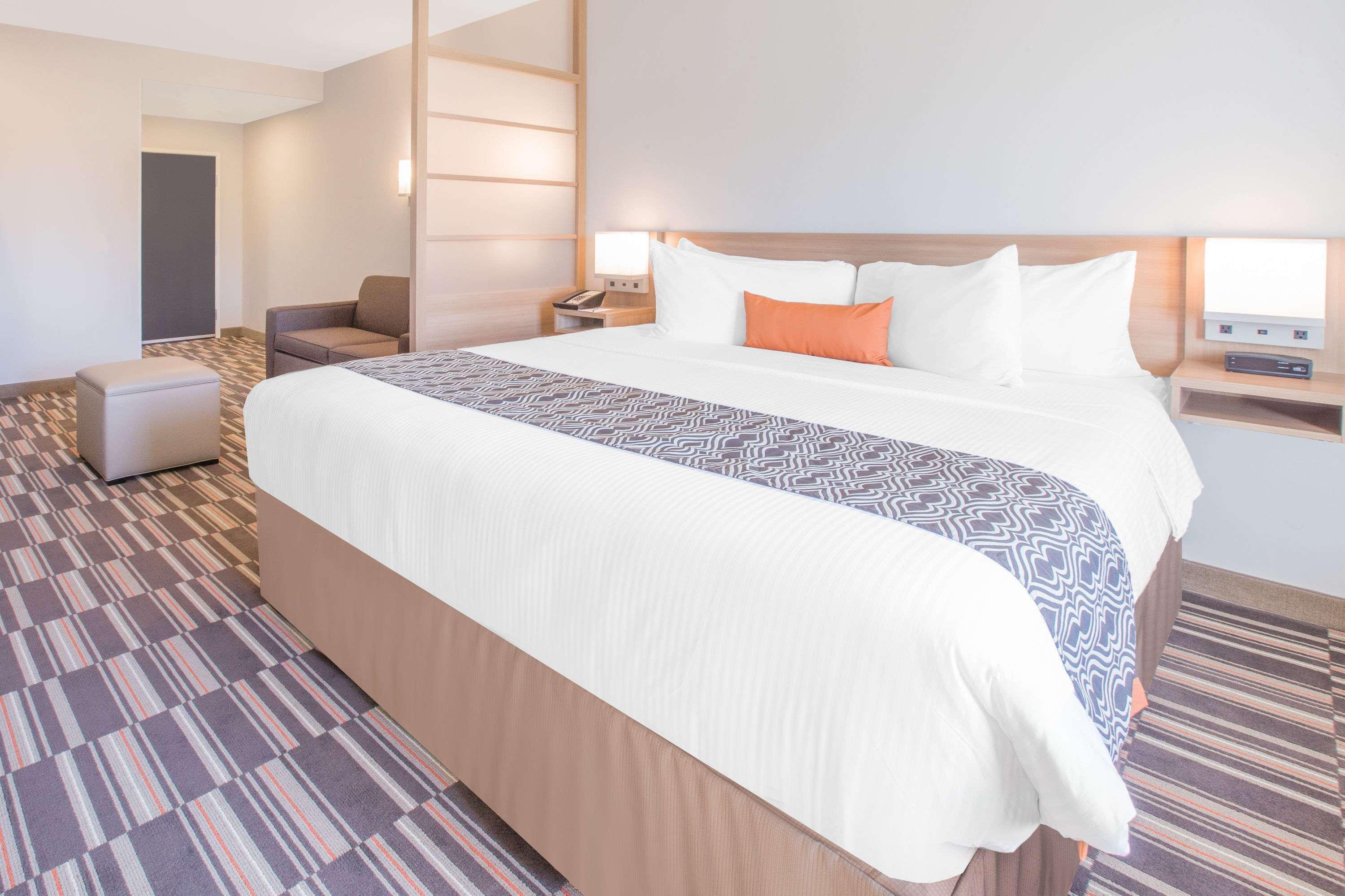 Microtel Inn & Suites by Wyndham Cuauhtemoc — photo 4