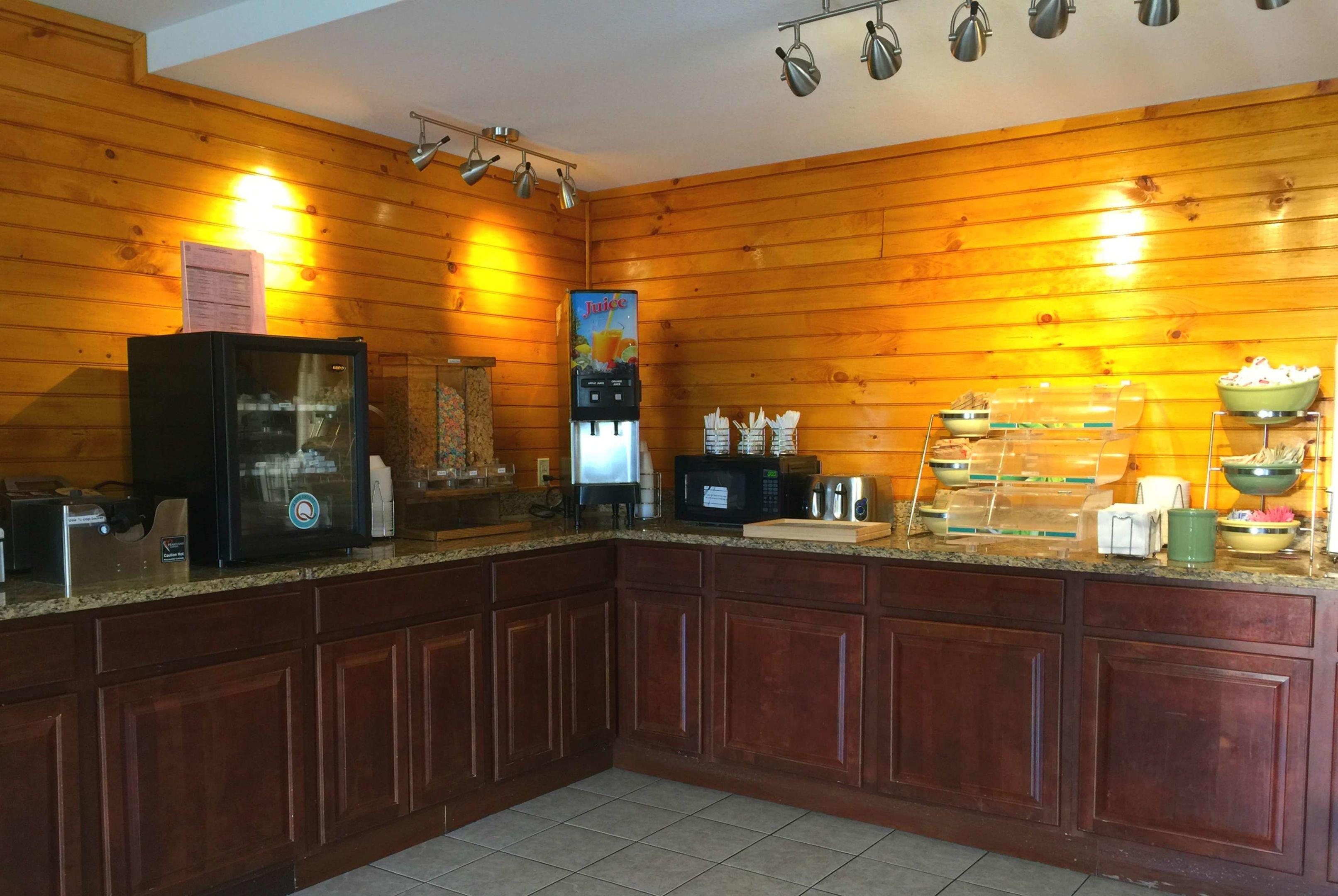 Howard Johnson by Wyndham Pigeon Forge — photo 4