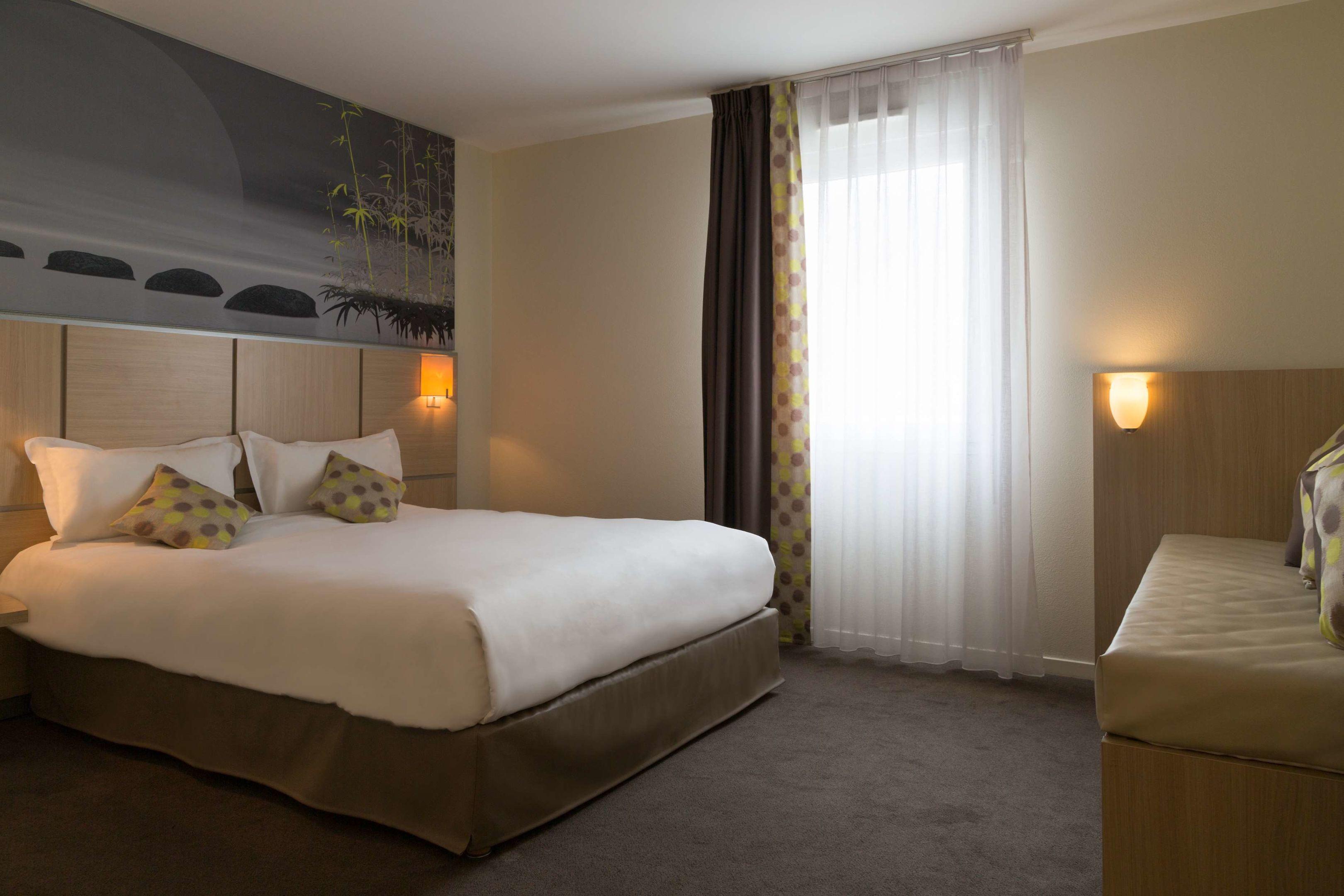 Hotel The Originals Saint-Etienne Aéroport Actuel — photo 4