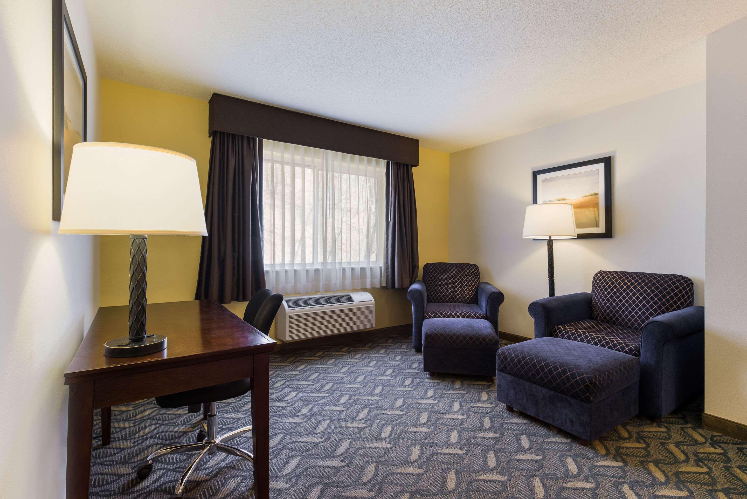 Quality Inn & Suites — photo 4