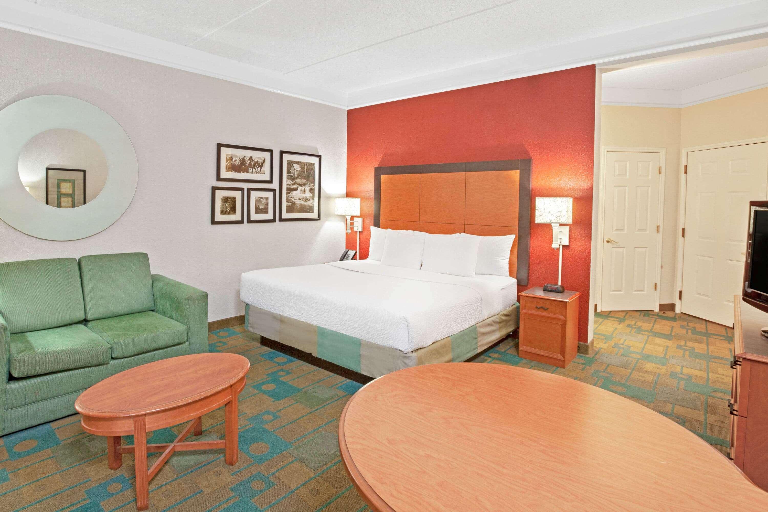 La Quinta Inn & Suites Houston Galleria Area — photo 4