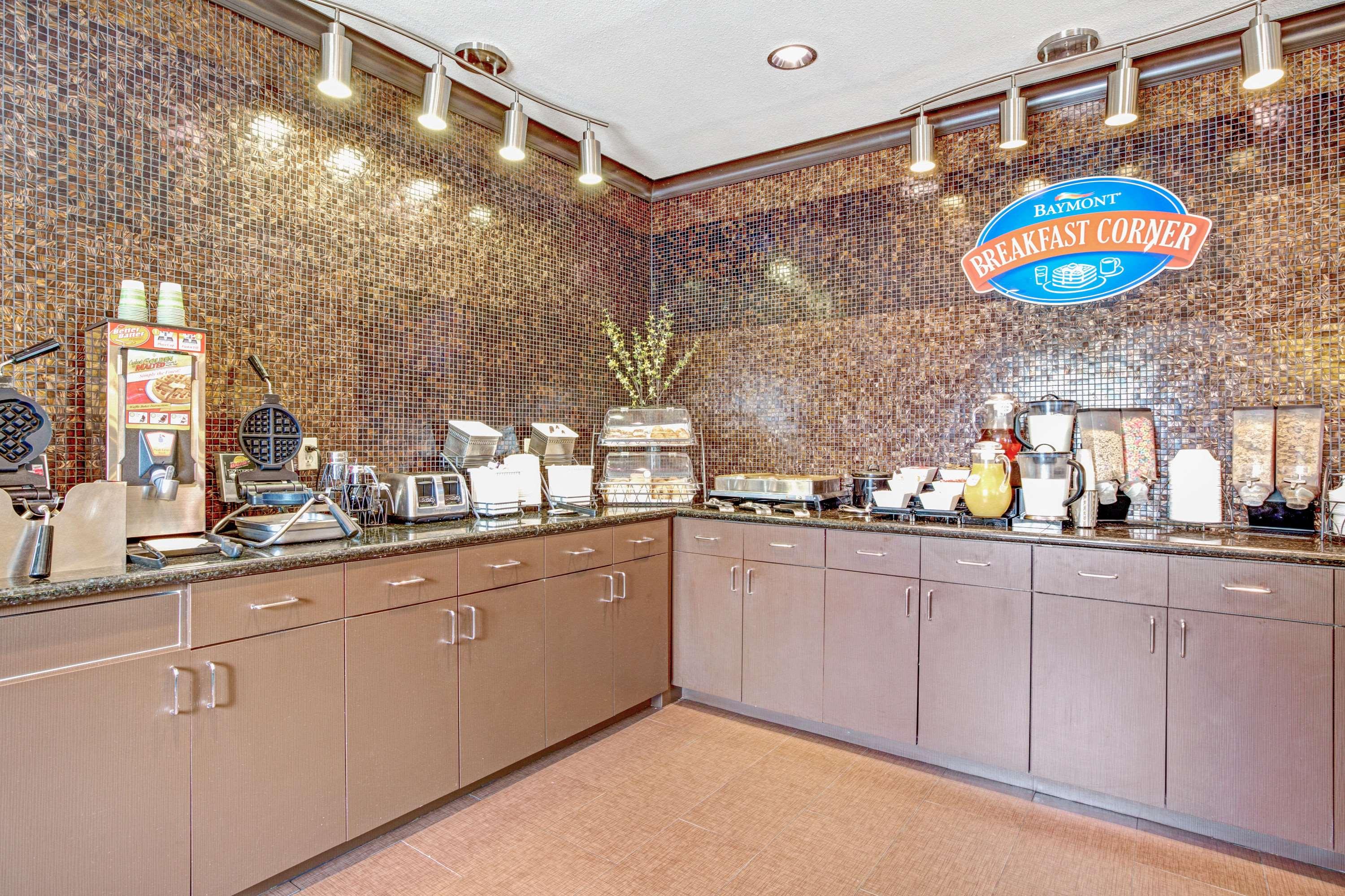 Baymont Inn & Suites Dallas / Love Field — photo 4