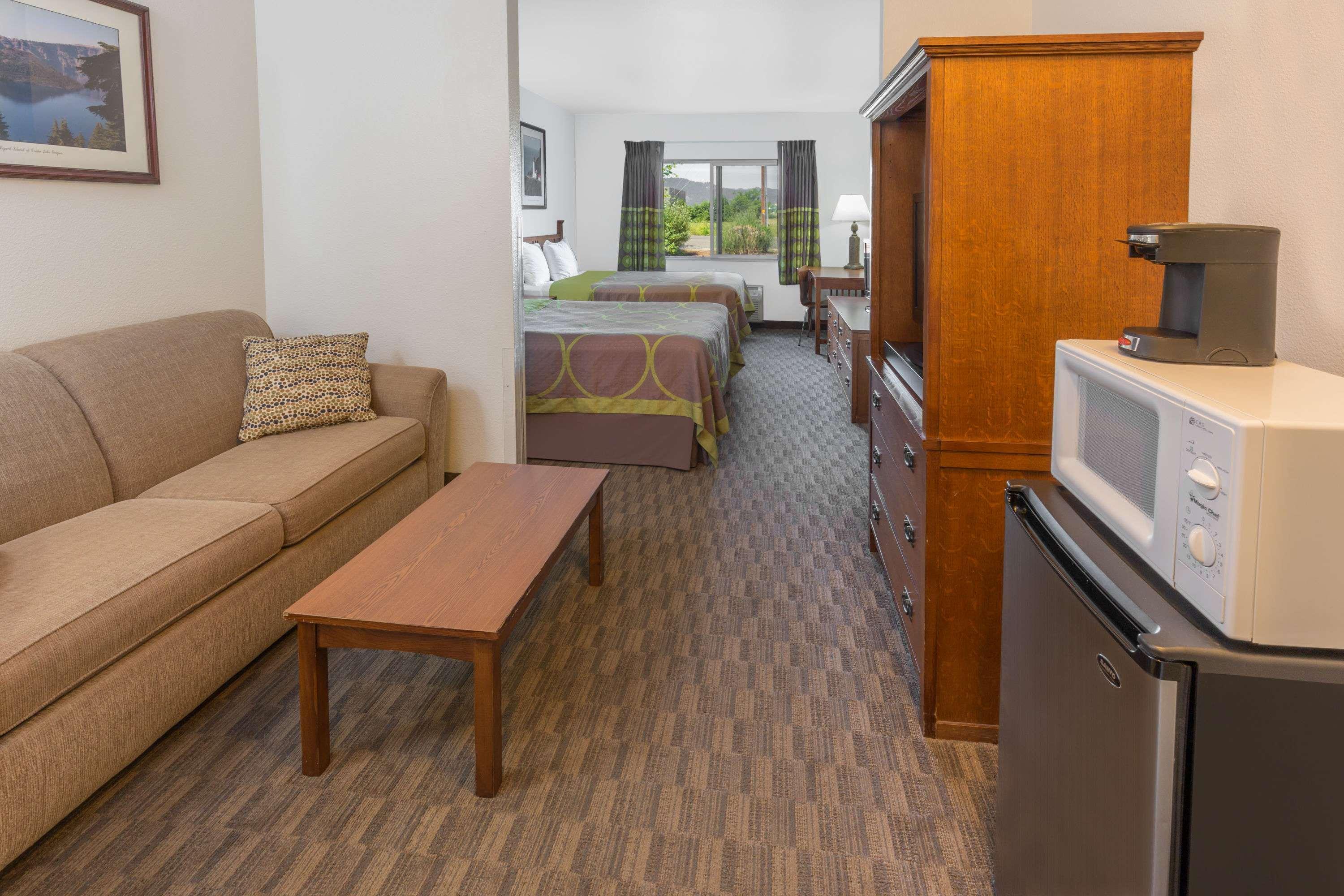 Super 8 by Wyndham Central Pt Medford — photo 5