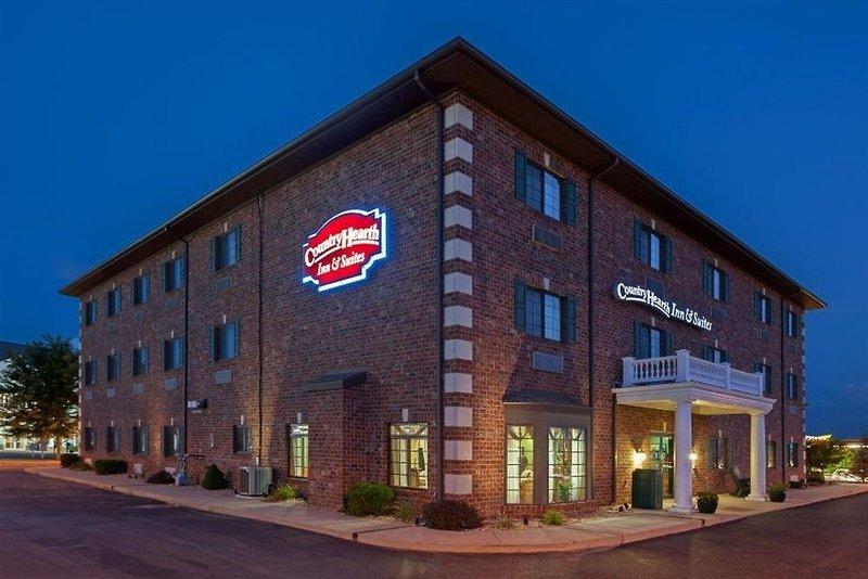 Country Hearth Inn & Suites - Edwardsville / St. Louis — photo 4
