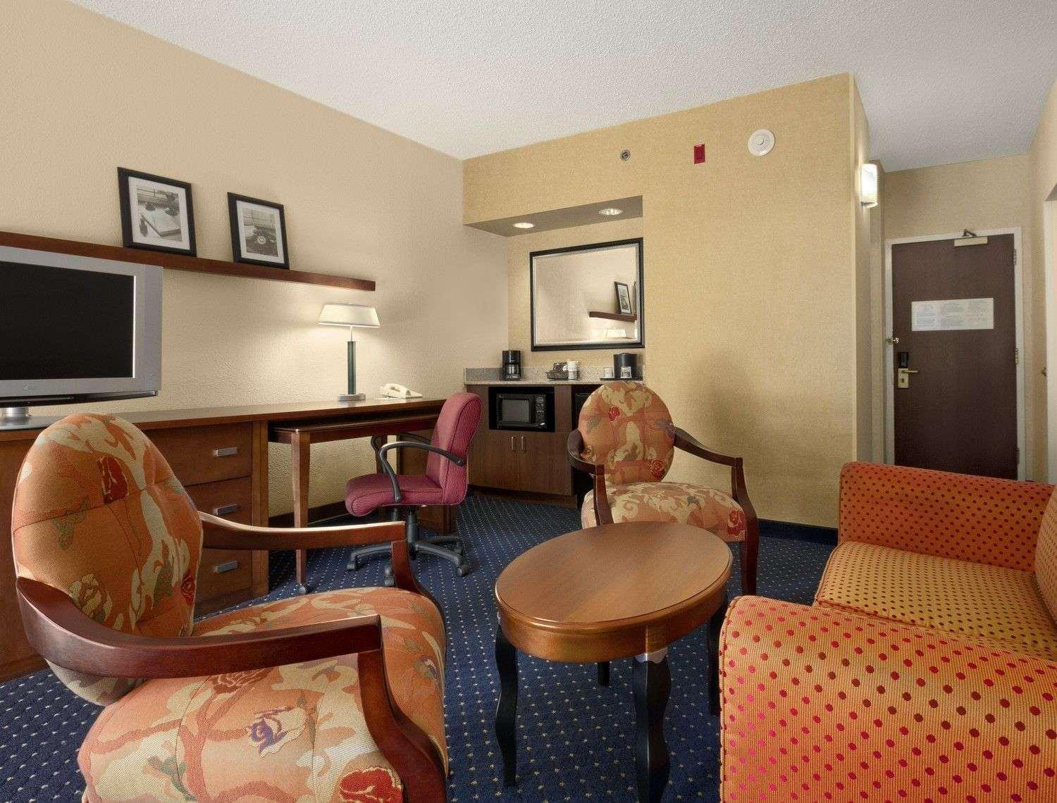 Baymont Inn & Suites Northwest — photo 4