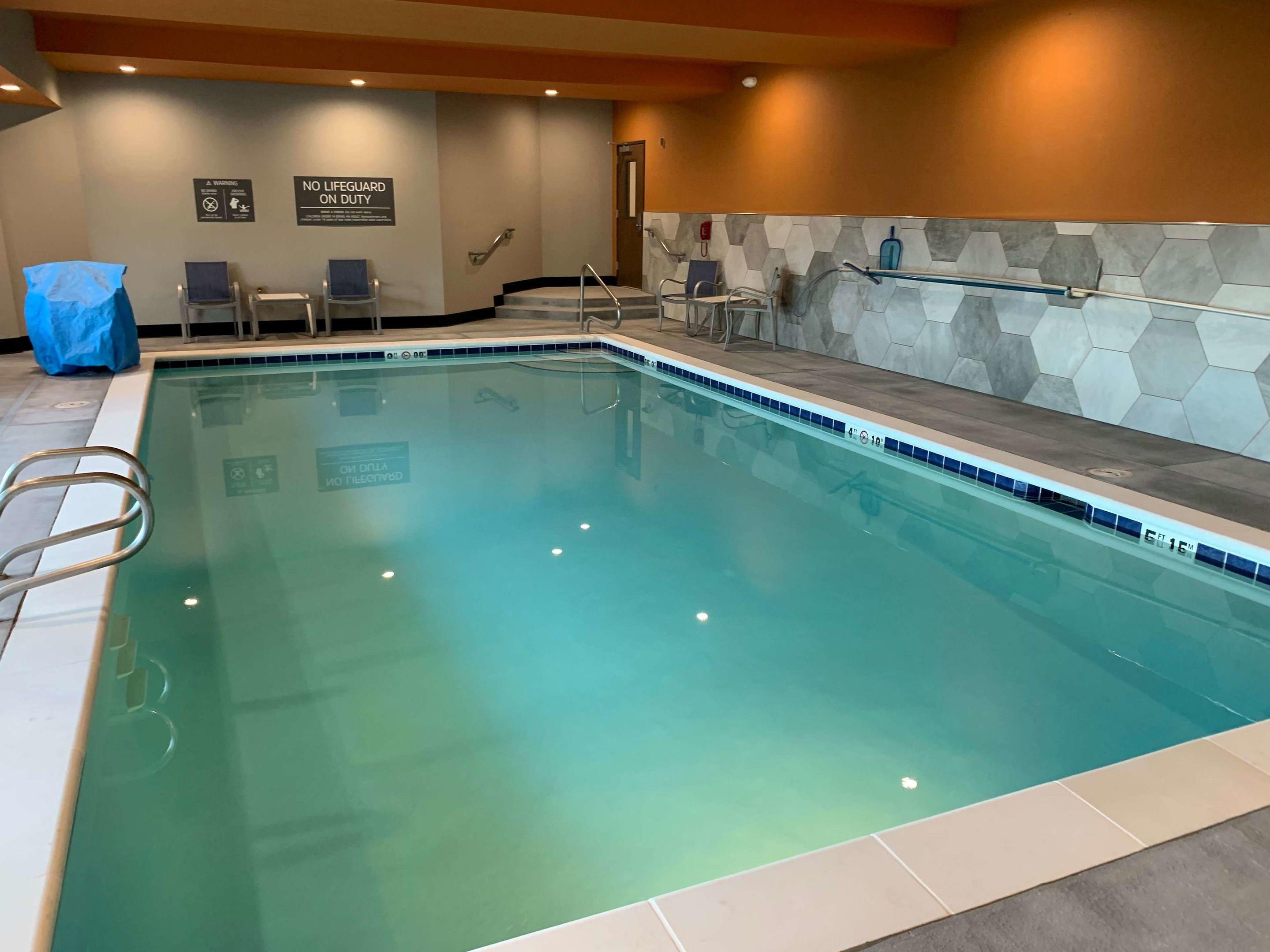 La Quinta Inn & Suites by Wyndham Springfield — photo 5