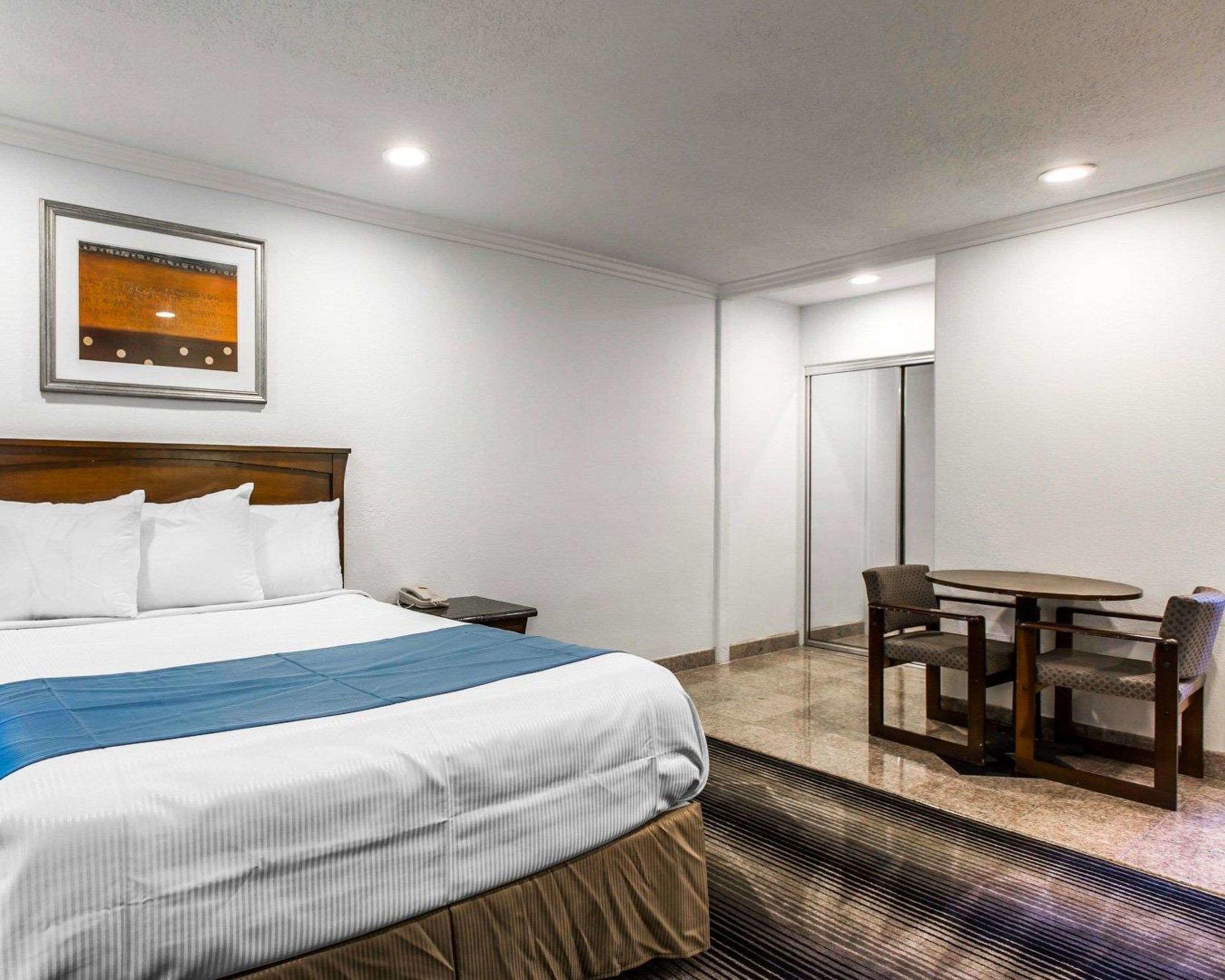 Rodeway Inn & Suites Pacific Coast Highway — photo 4