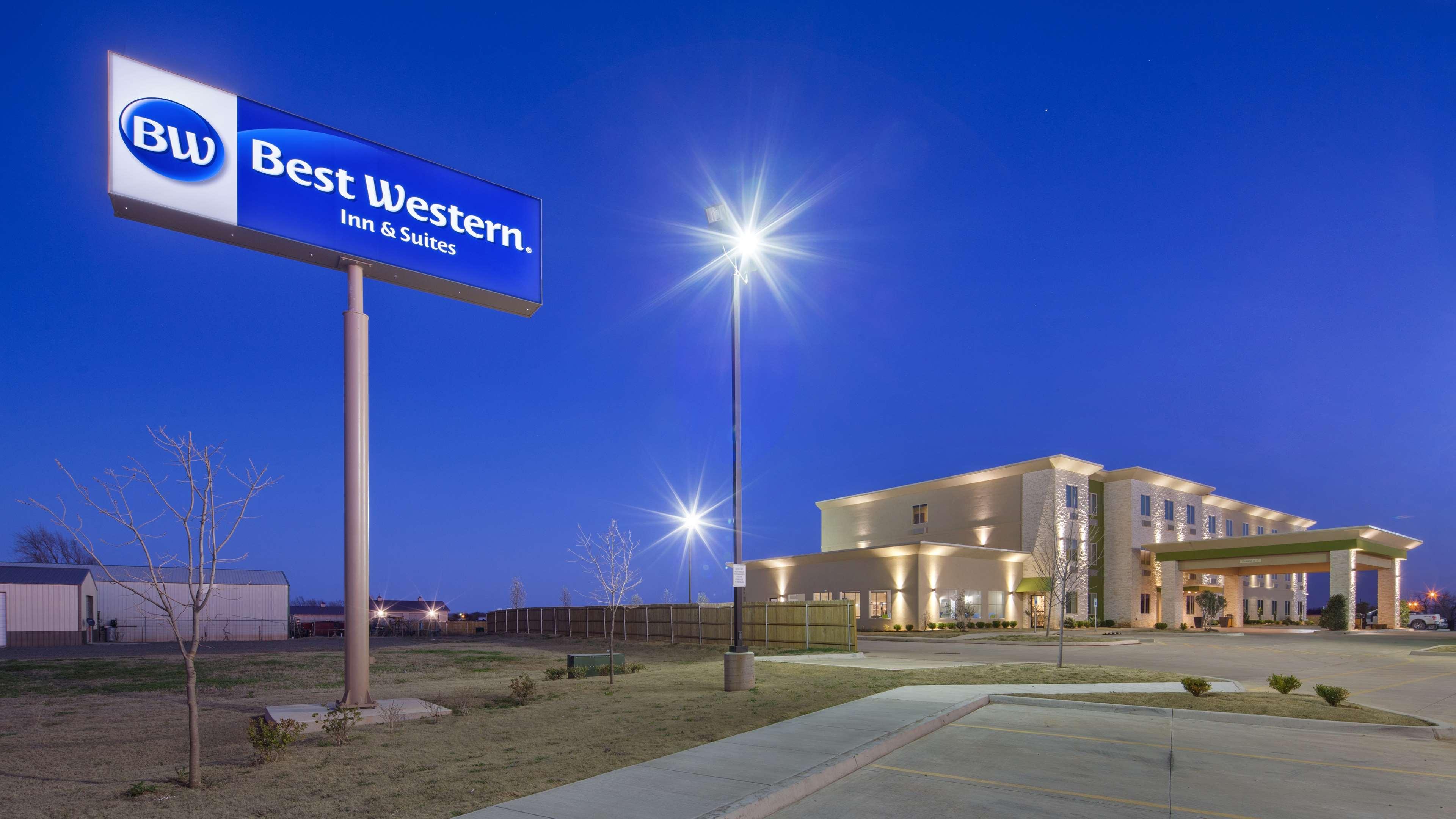Best Western Lindsay Inn & Suites — photo 4