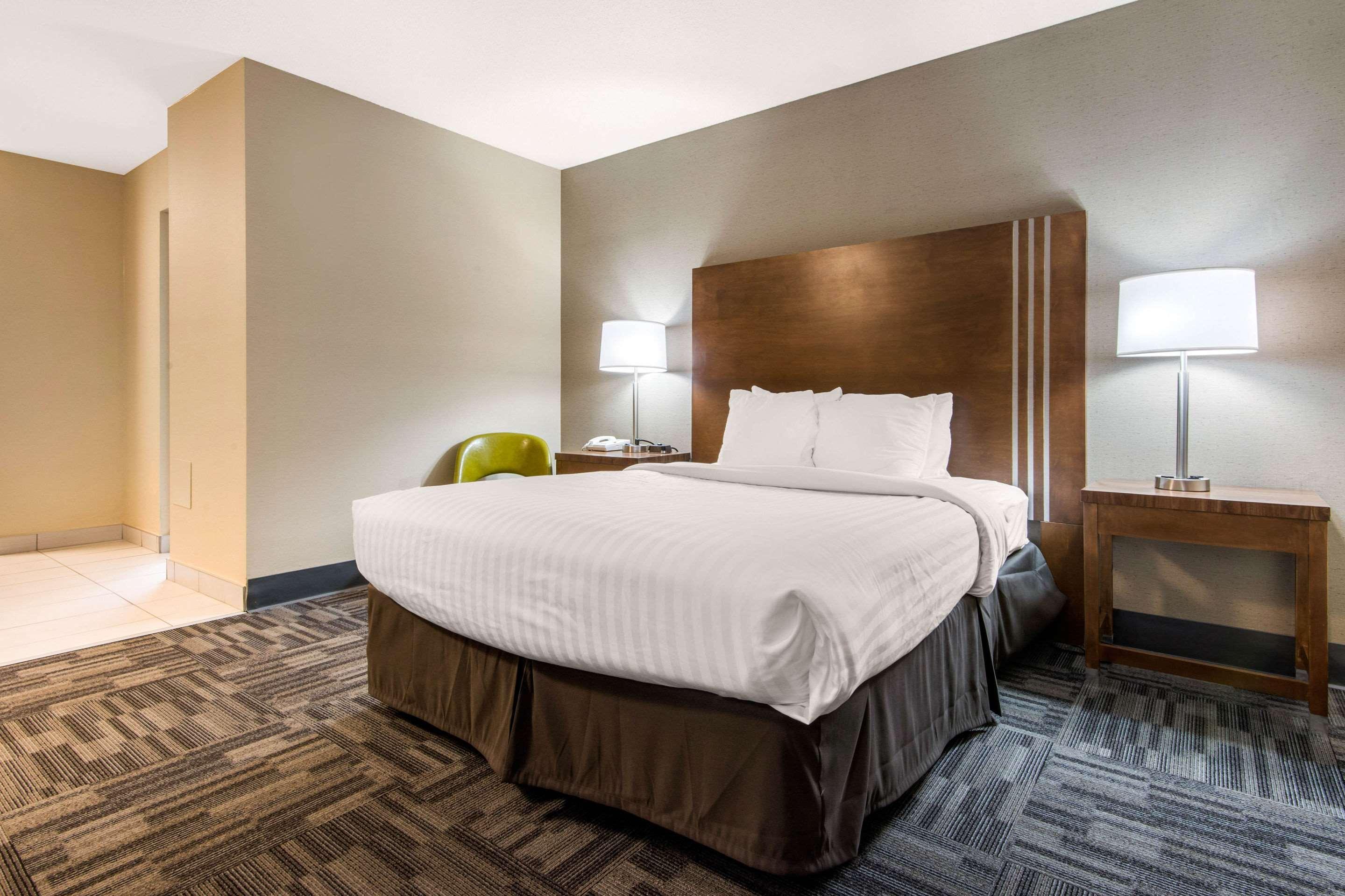 Quality Inn & Conference Centre — photo 4