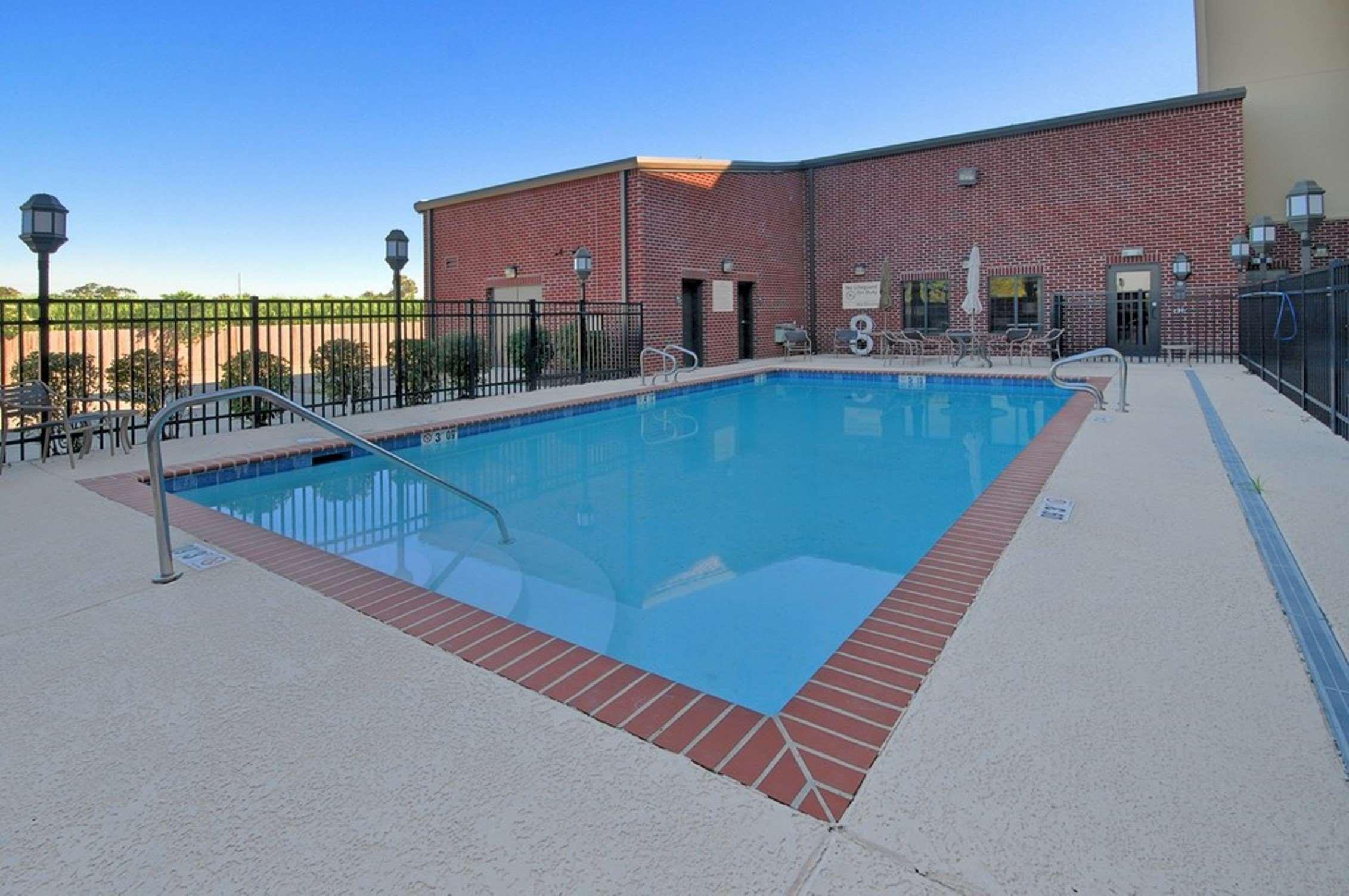 Hampton Inn and Suites New Iberia — photo 4