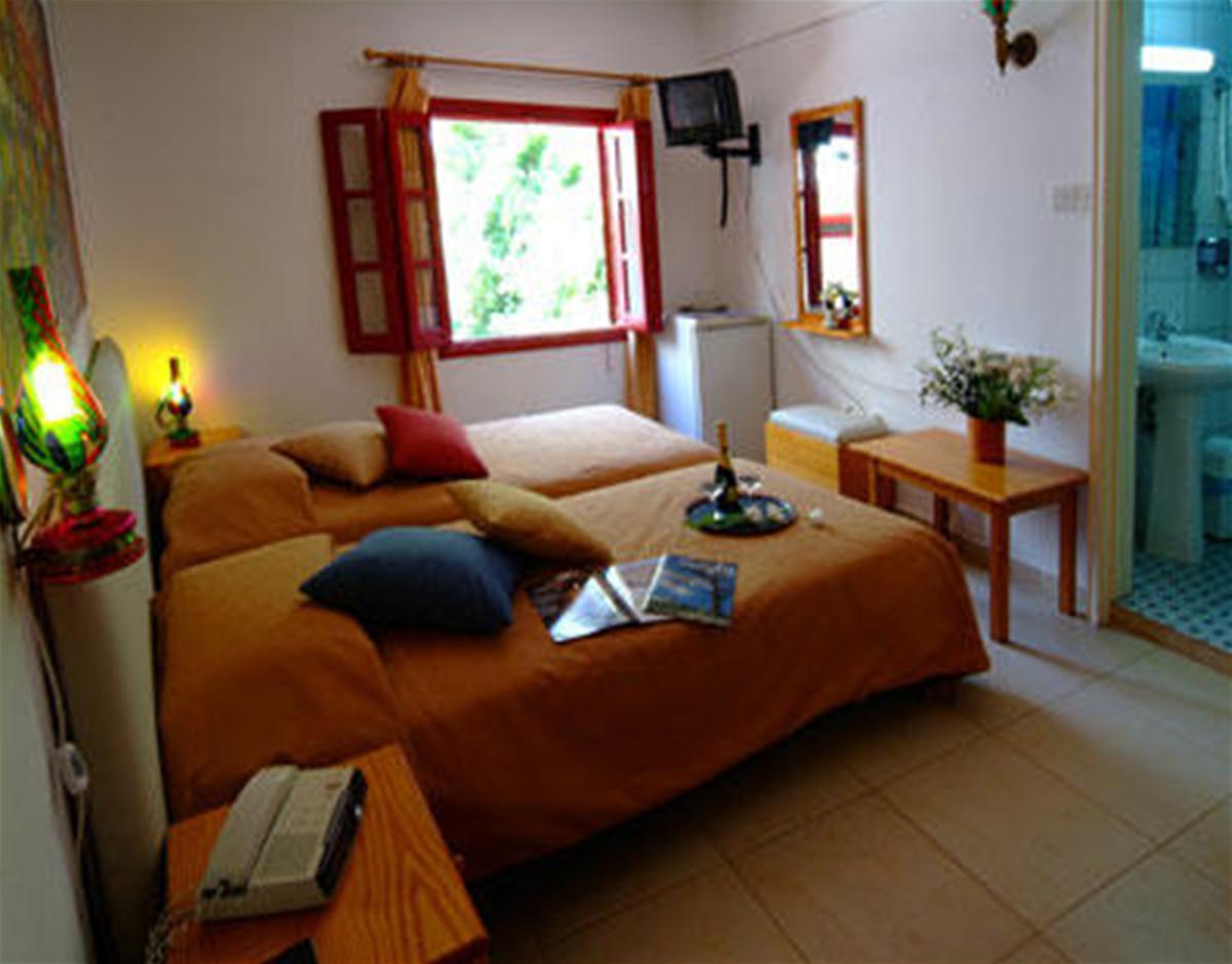 Kiniras Traditional Hotel & Restaurant — photo 4