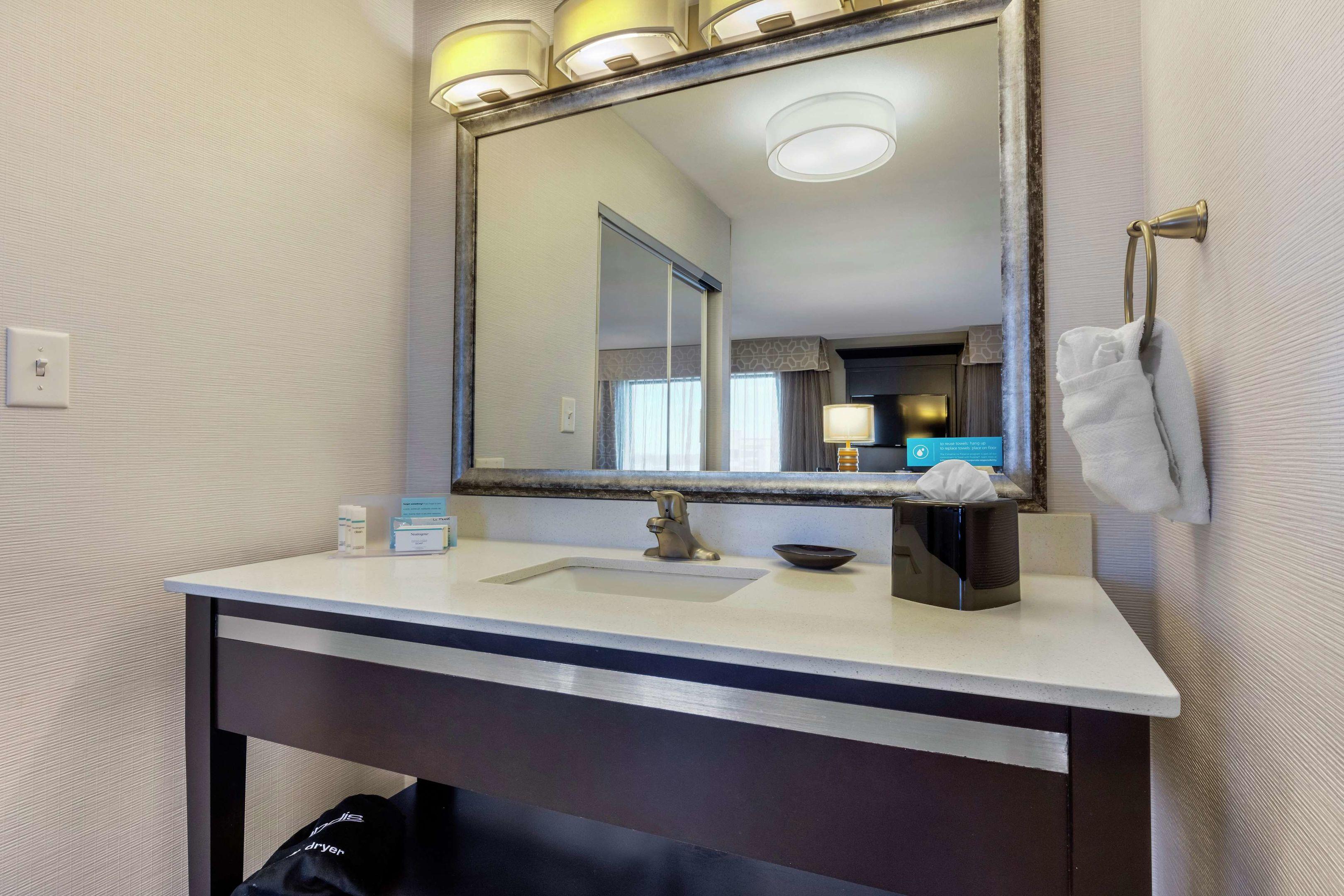 Hampton Inn & Suites Columbus — photo 5