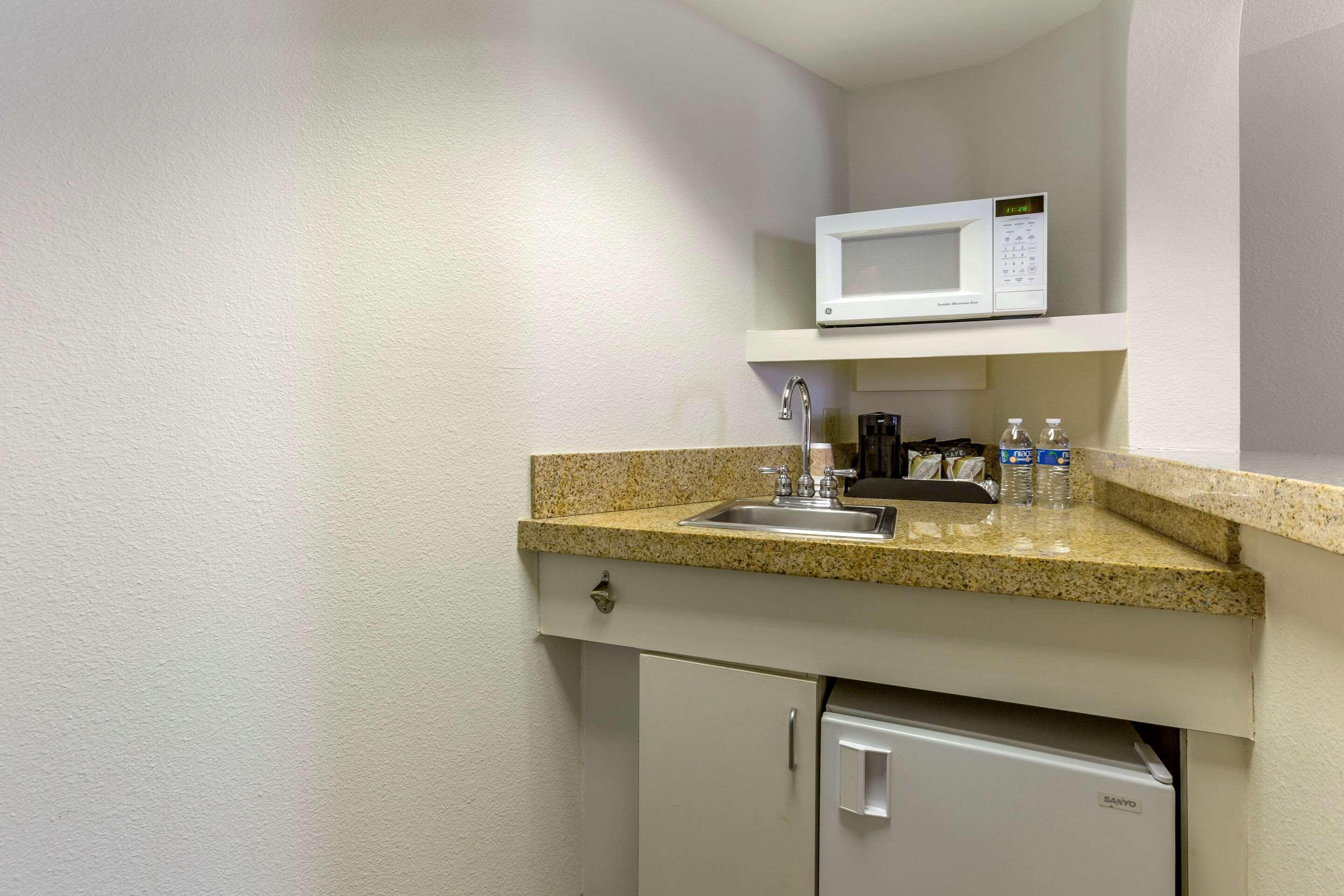 Windmill Suites Surprise — photo 5