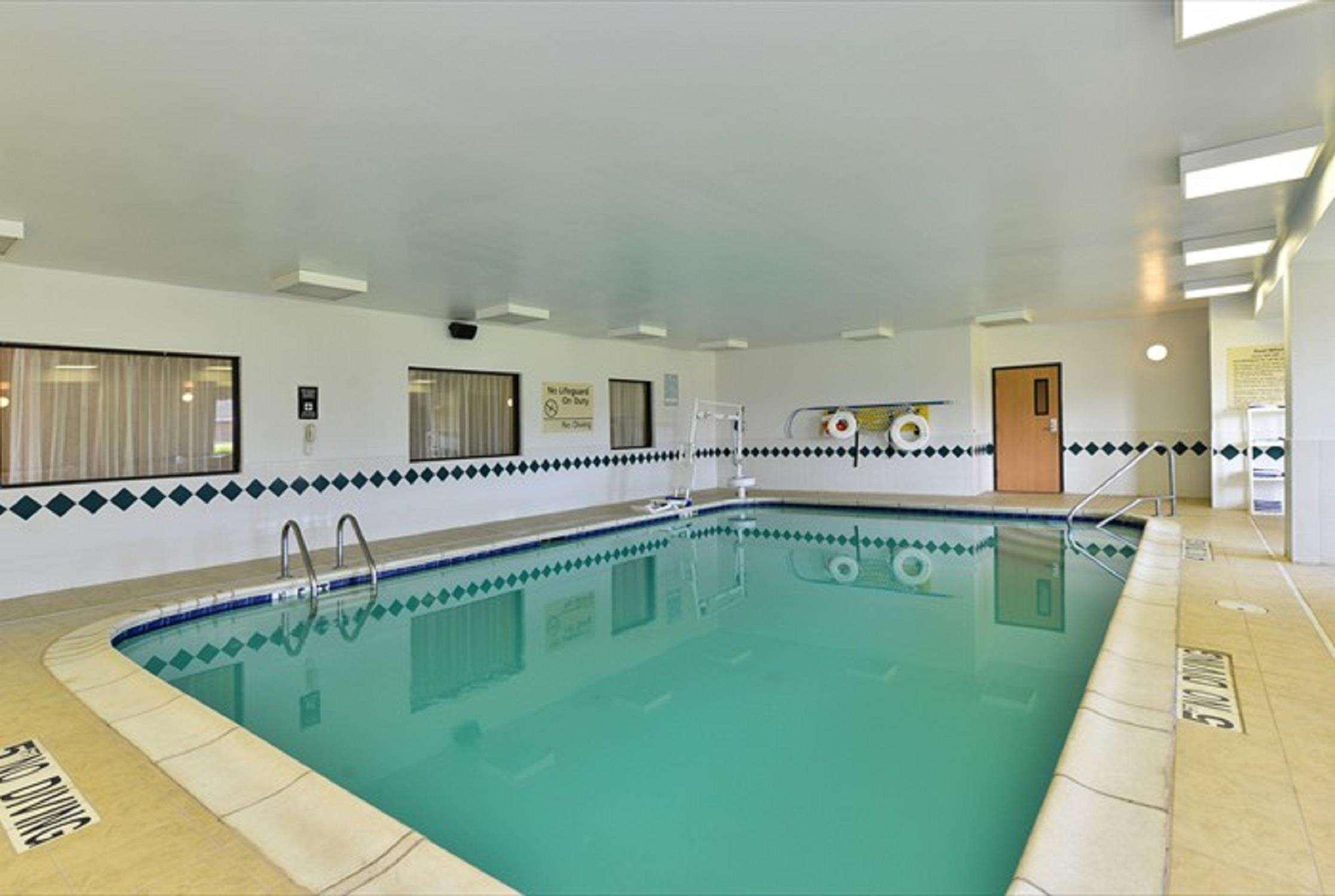 Hampton Inn Sturgis - Lagrange Area — photo 5