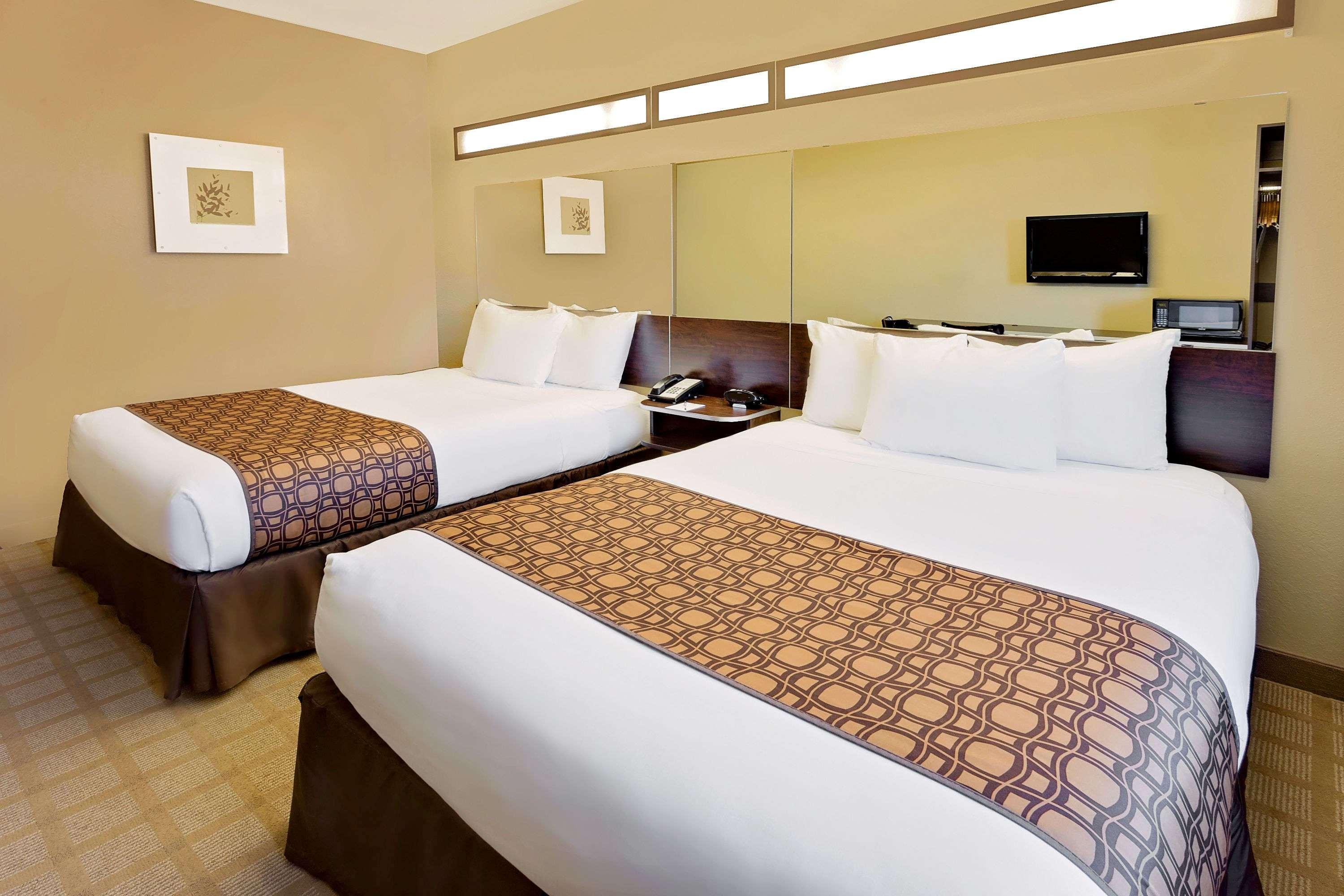 Microtel Inn & Suites by Wyndham Prairie du Chien — photo 4